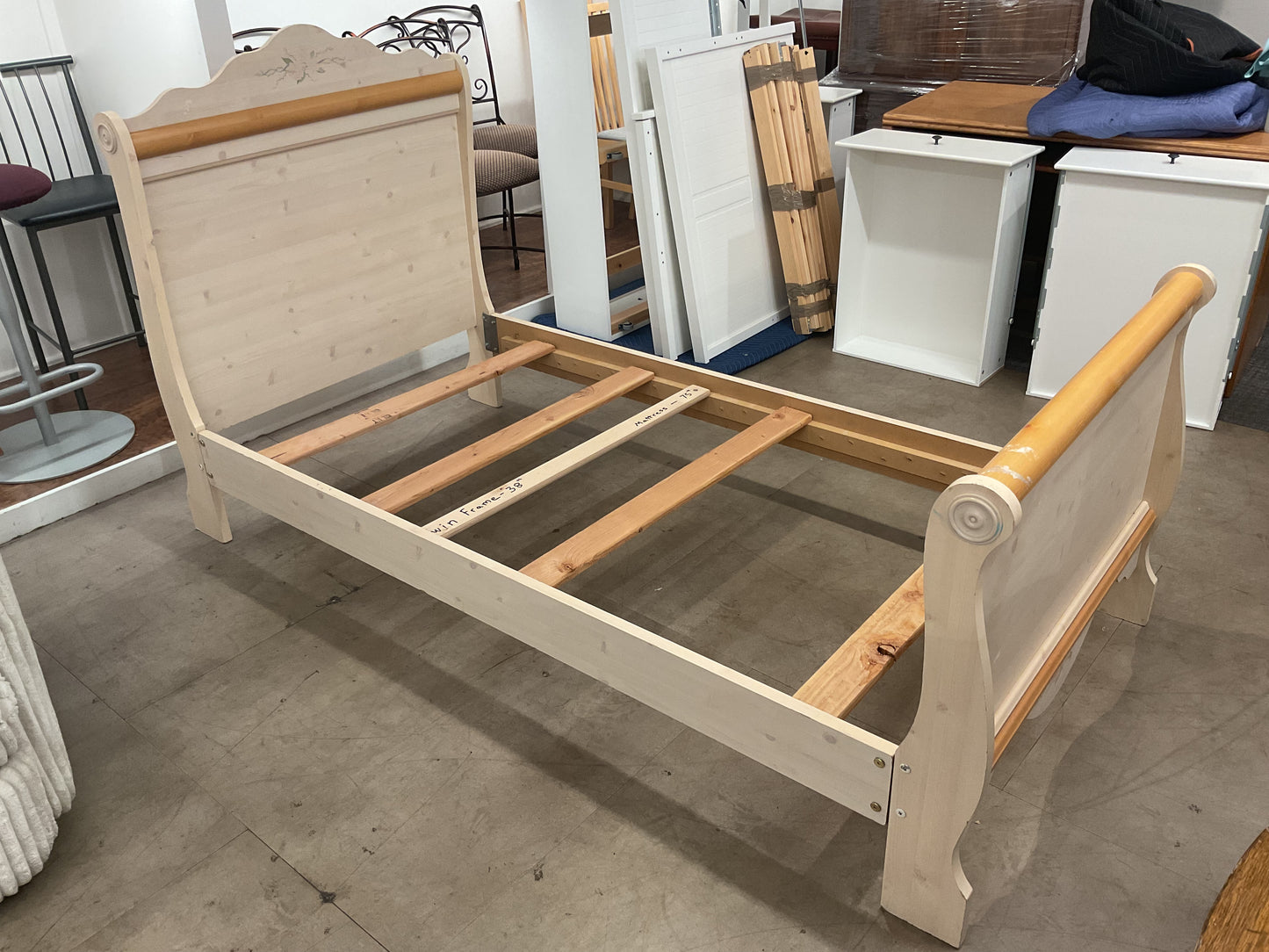 Babygirl Twin Bed (B045)