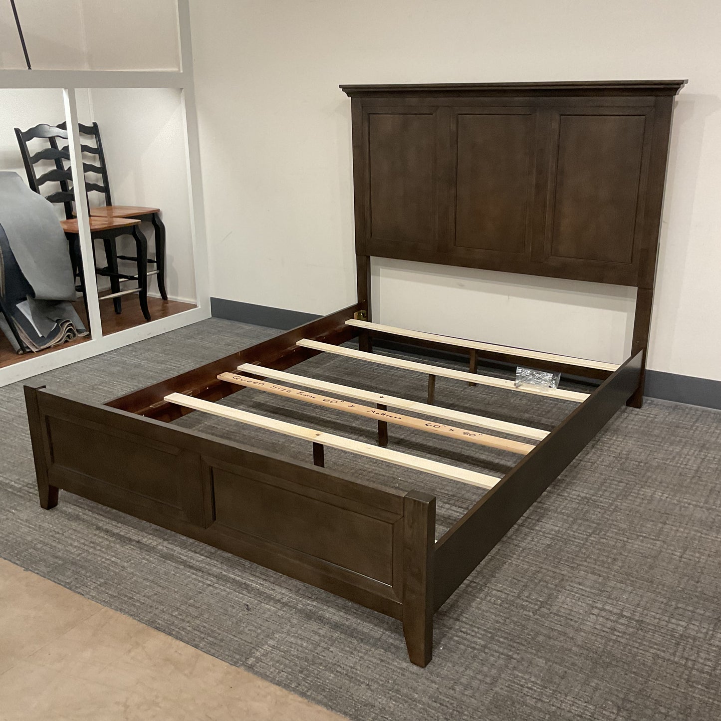 Rustic Vibe Queen Bed (B021)