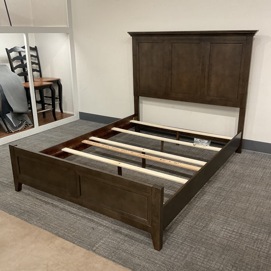 Rustic Vibe Queen Bed (B021)