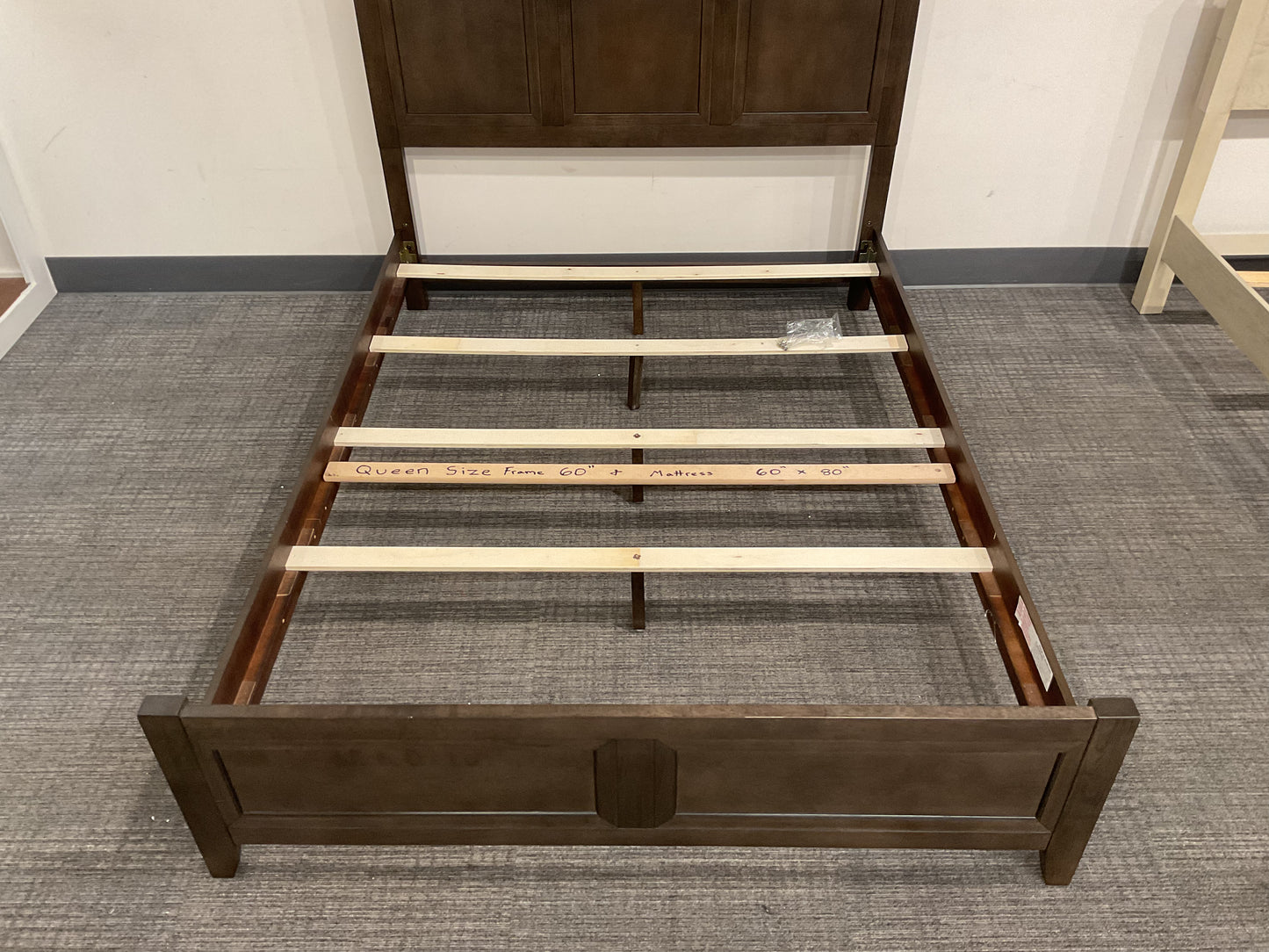 Rustic Vibe Queen Bed (B021)