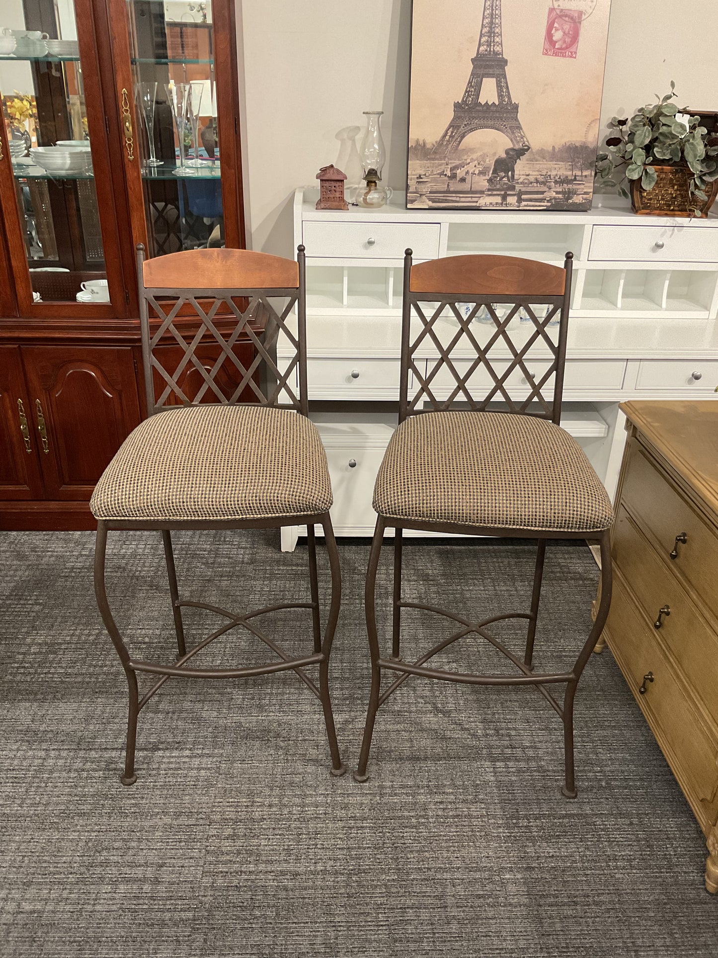 Fun Find Bar Stool Set