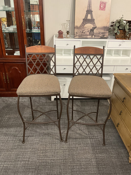 Fun Find Bar Stool Set