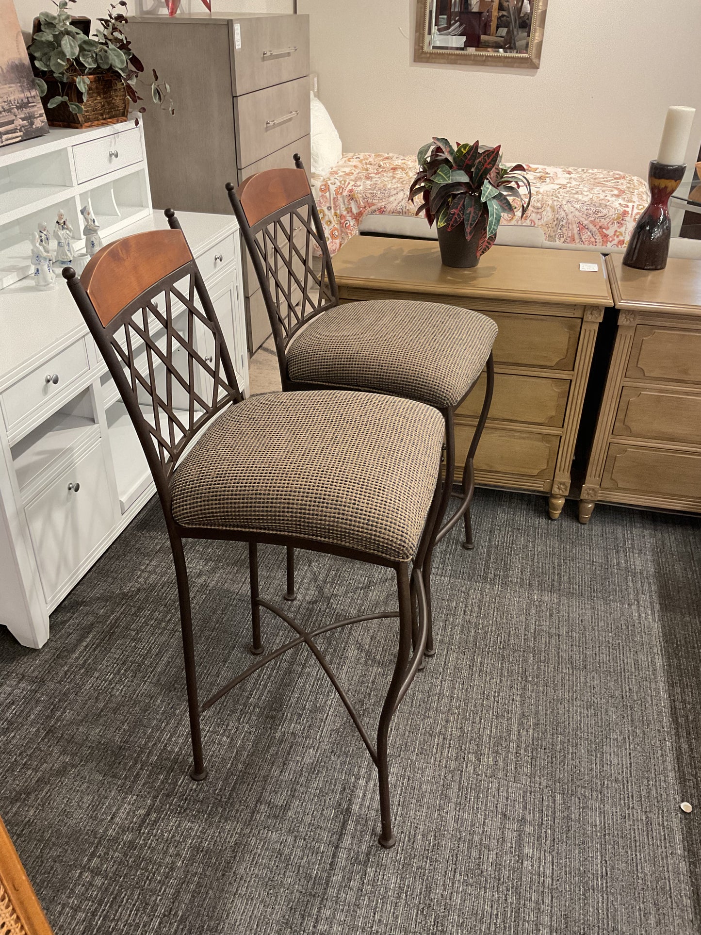 Fun Find Bar Stool Set