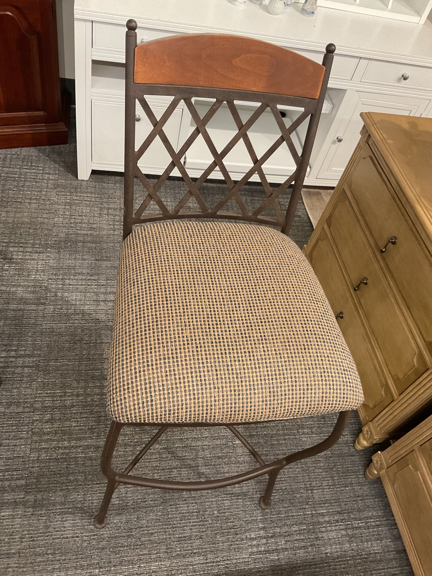 Fun Find Bar Stool Set