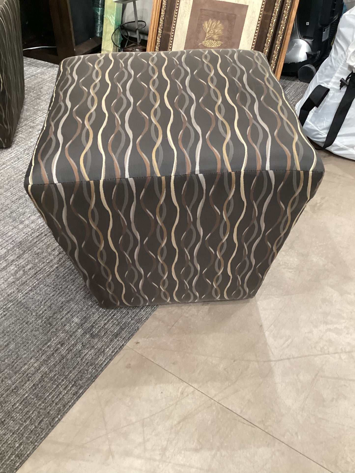 Etan stools
