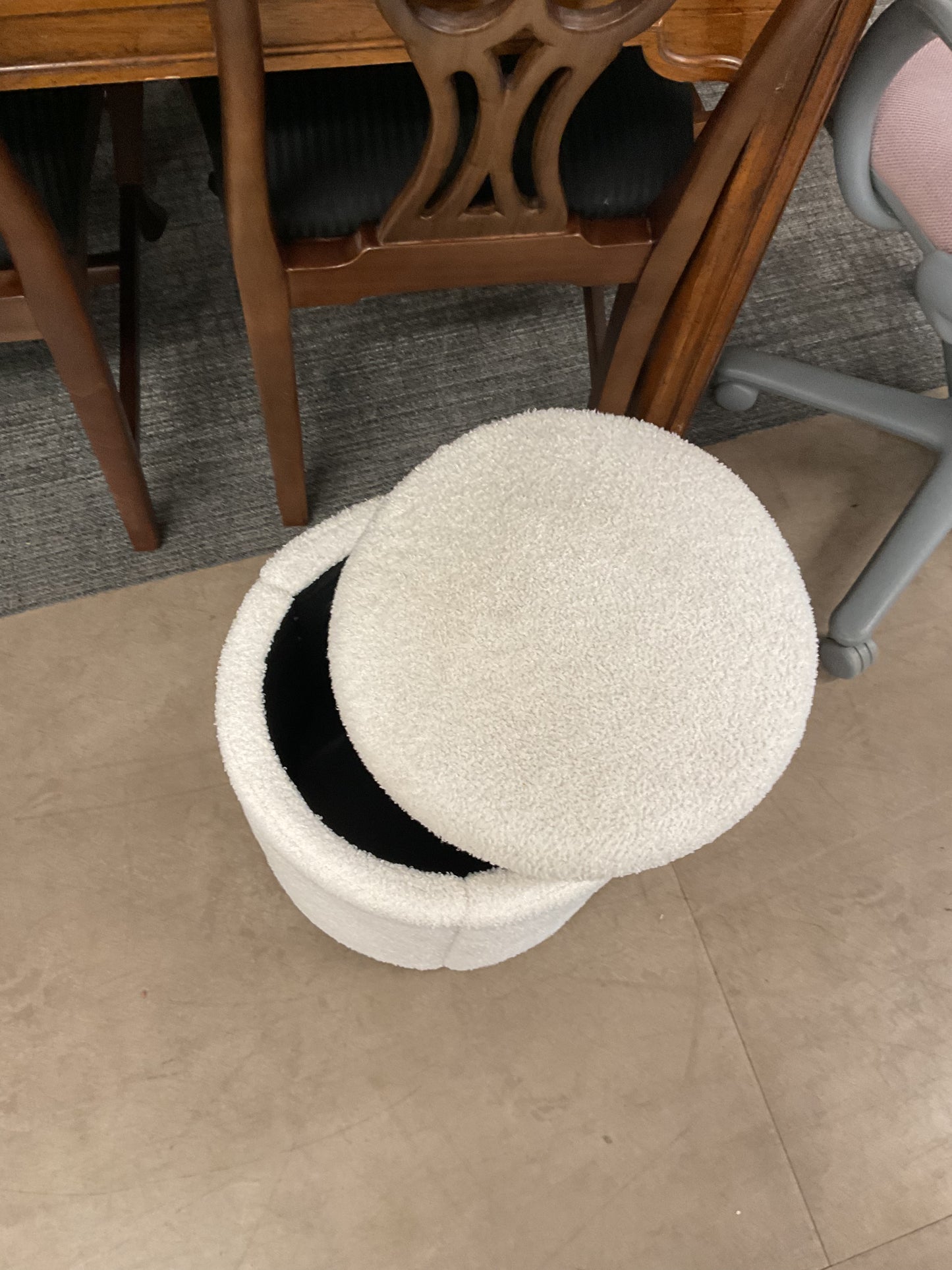 Marshmellow Footstool