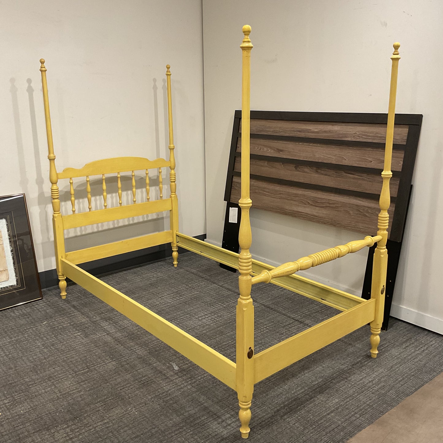Banana Poster Twin Bed (B026)