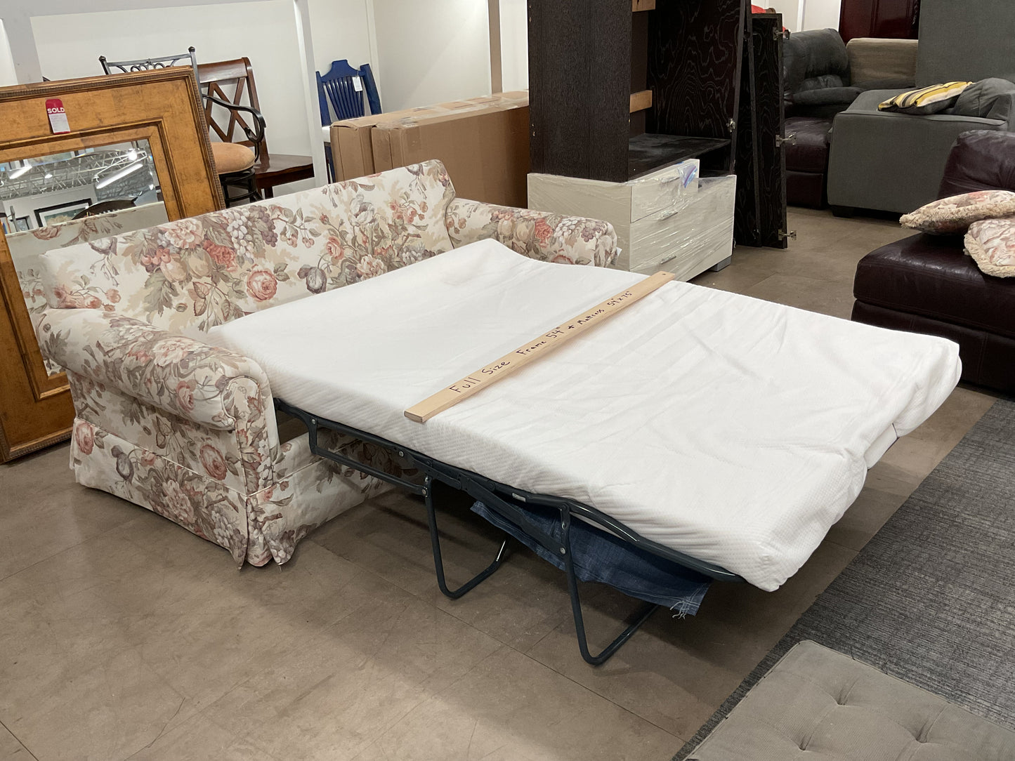 Garden Of Grapes Sleeper Sofa (WH)