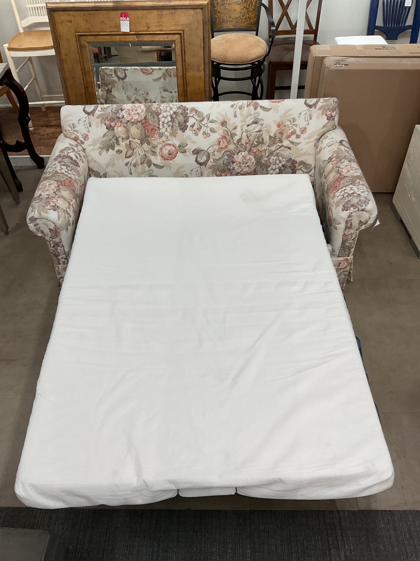 Garden Of Grapes Sleeper Sofa (WH)