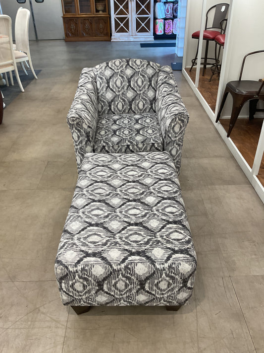 The Longest Chair Ever !