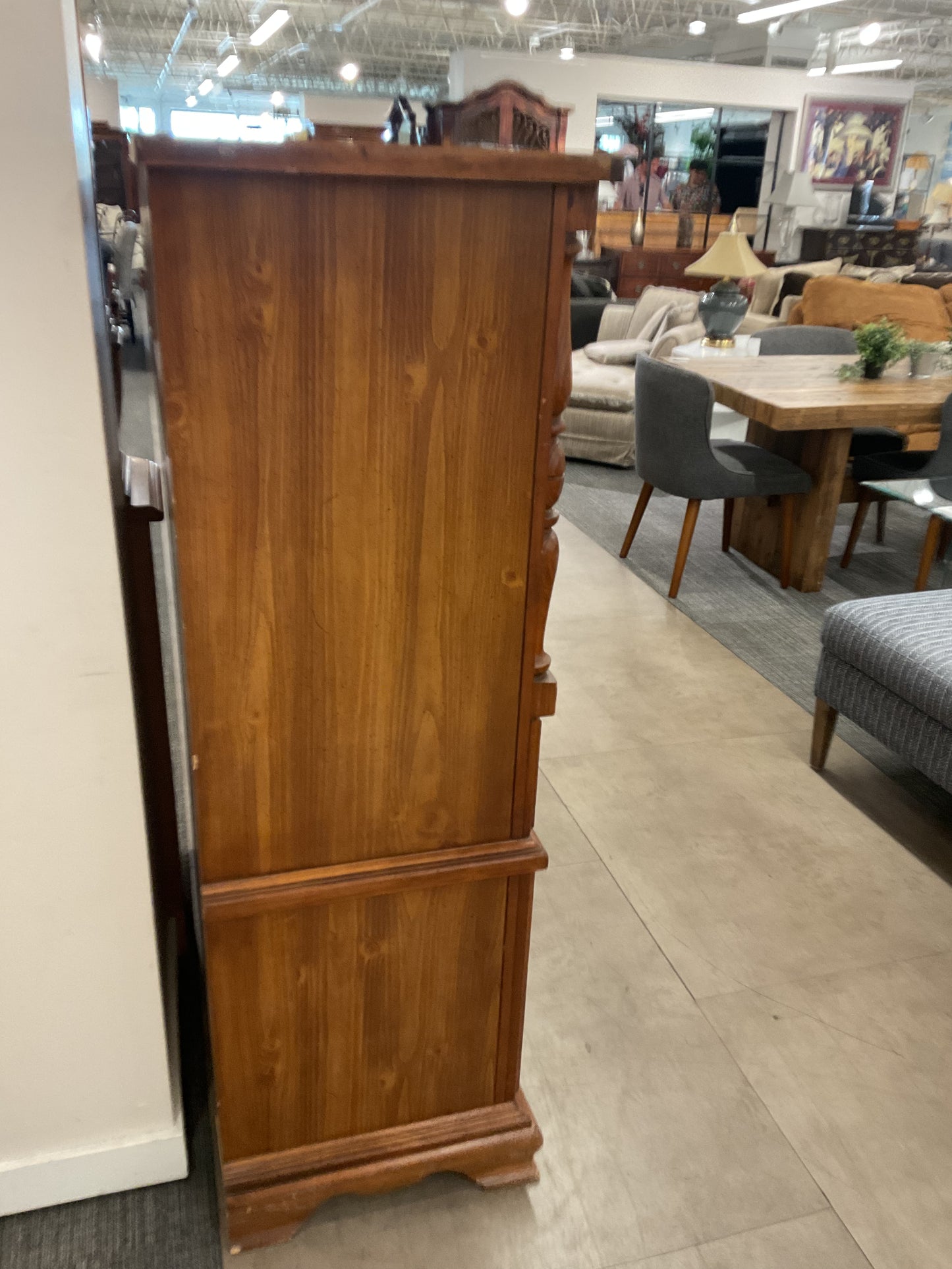 Patriot Armoire