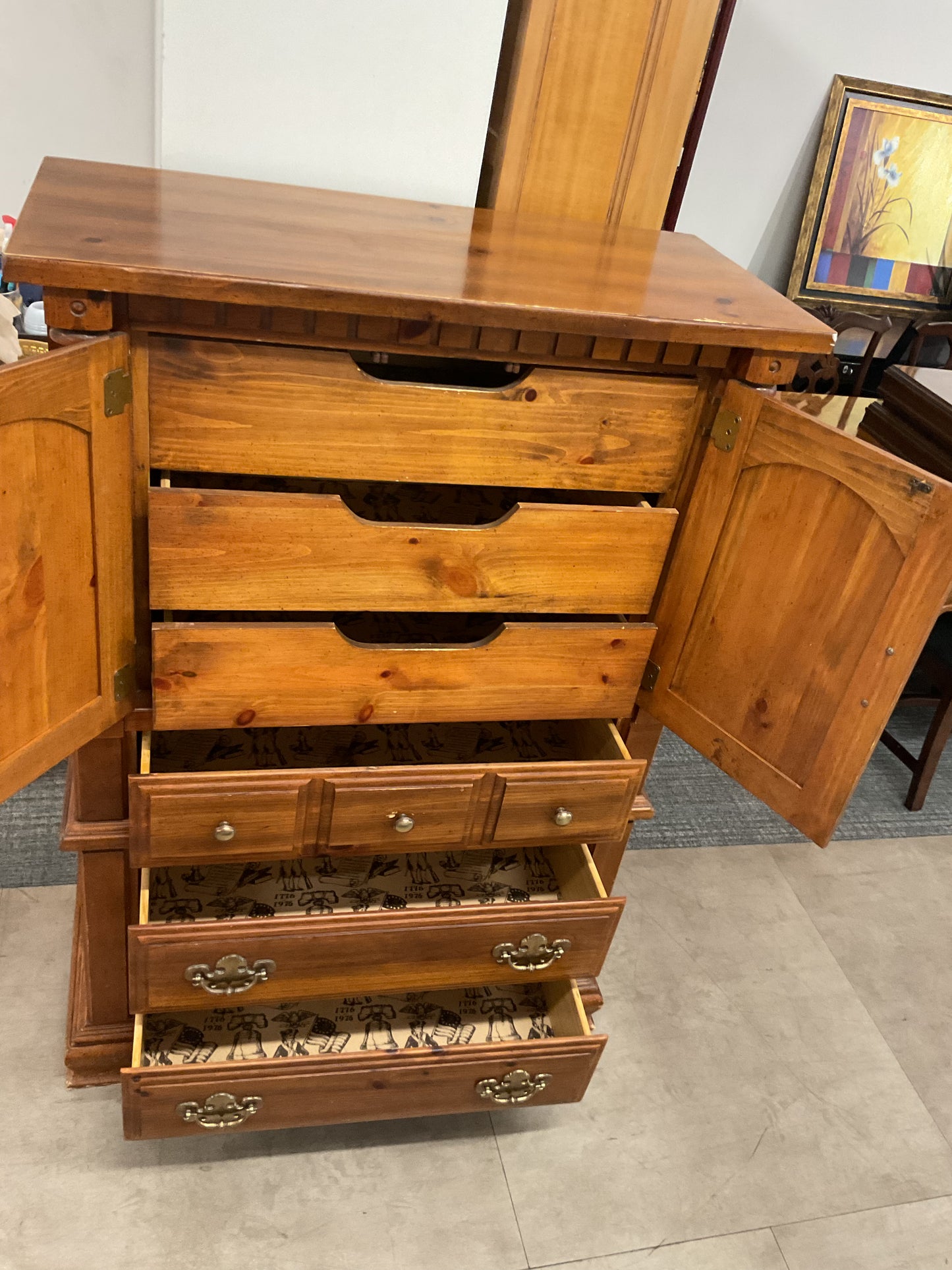 Patriot Armoire