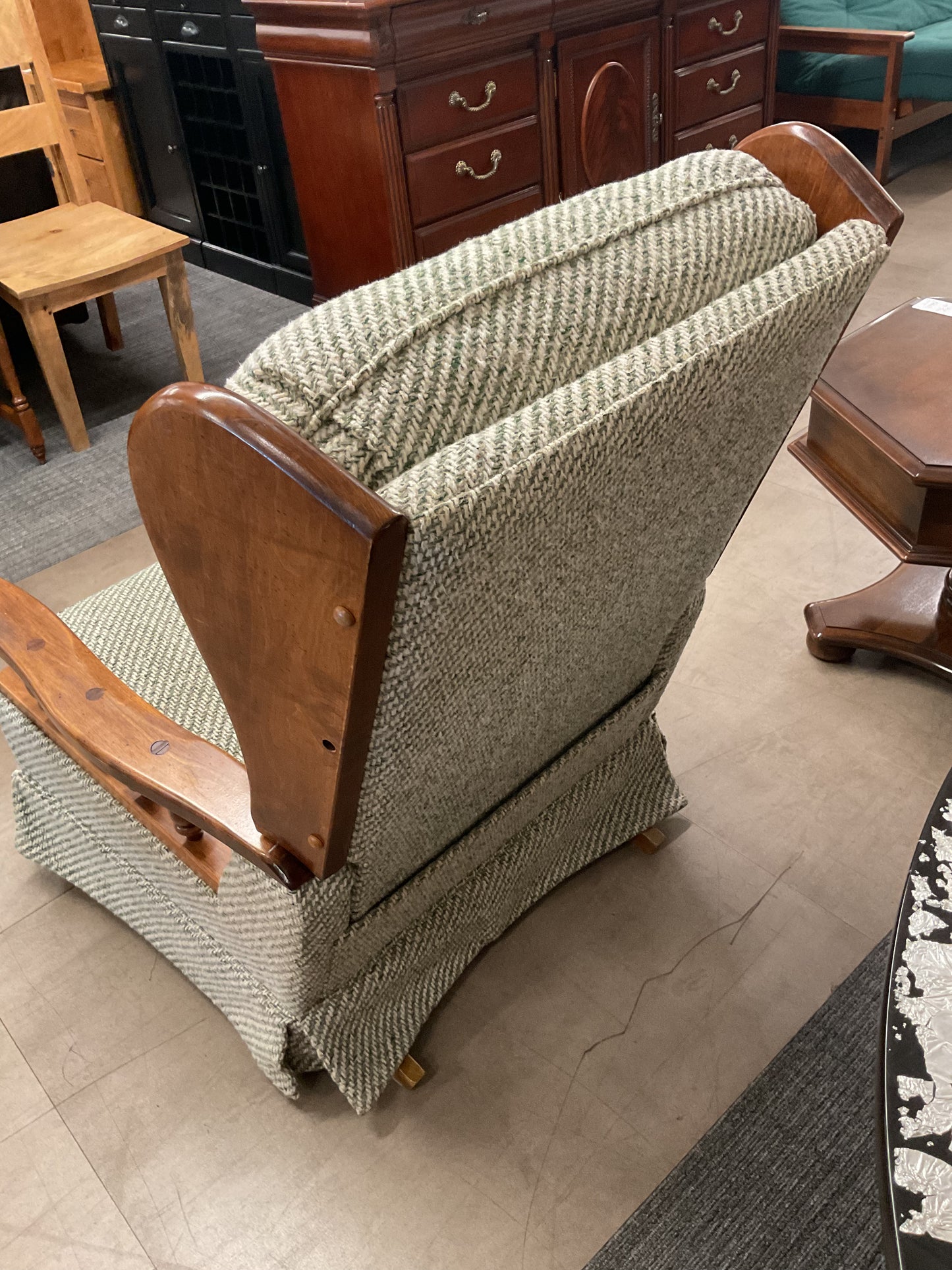 Pompo’s Rocker Recliner