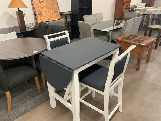 Dog Ears Dining Set