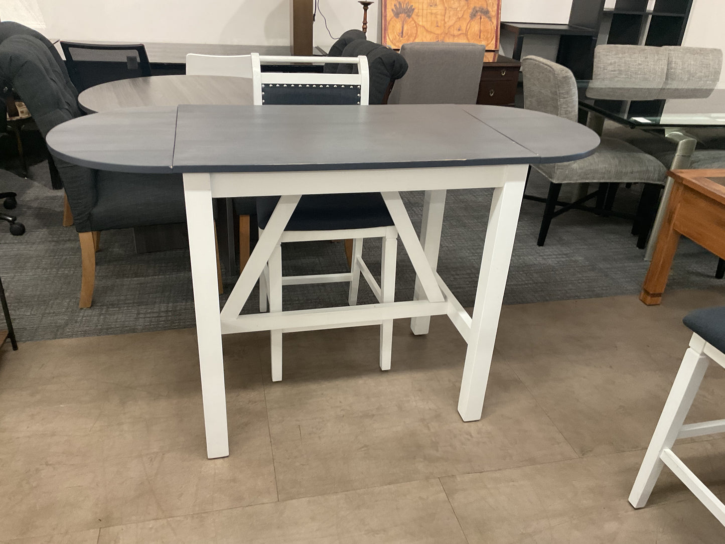 Dog Ears Dining Set