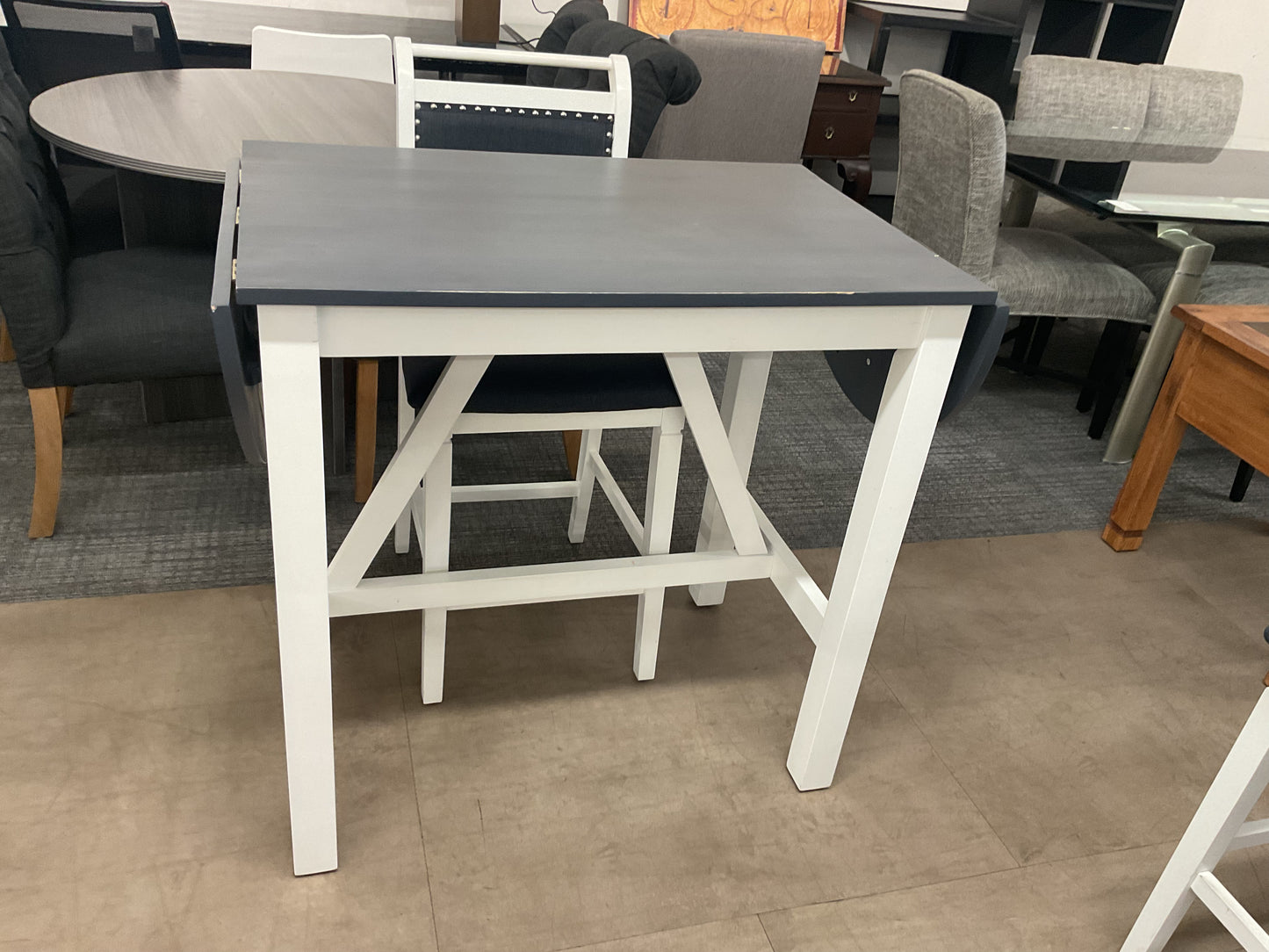 Dog Ears Dining Set