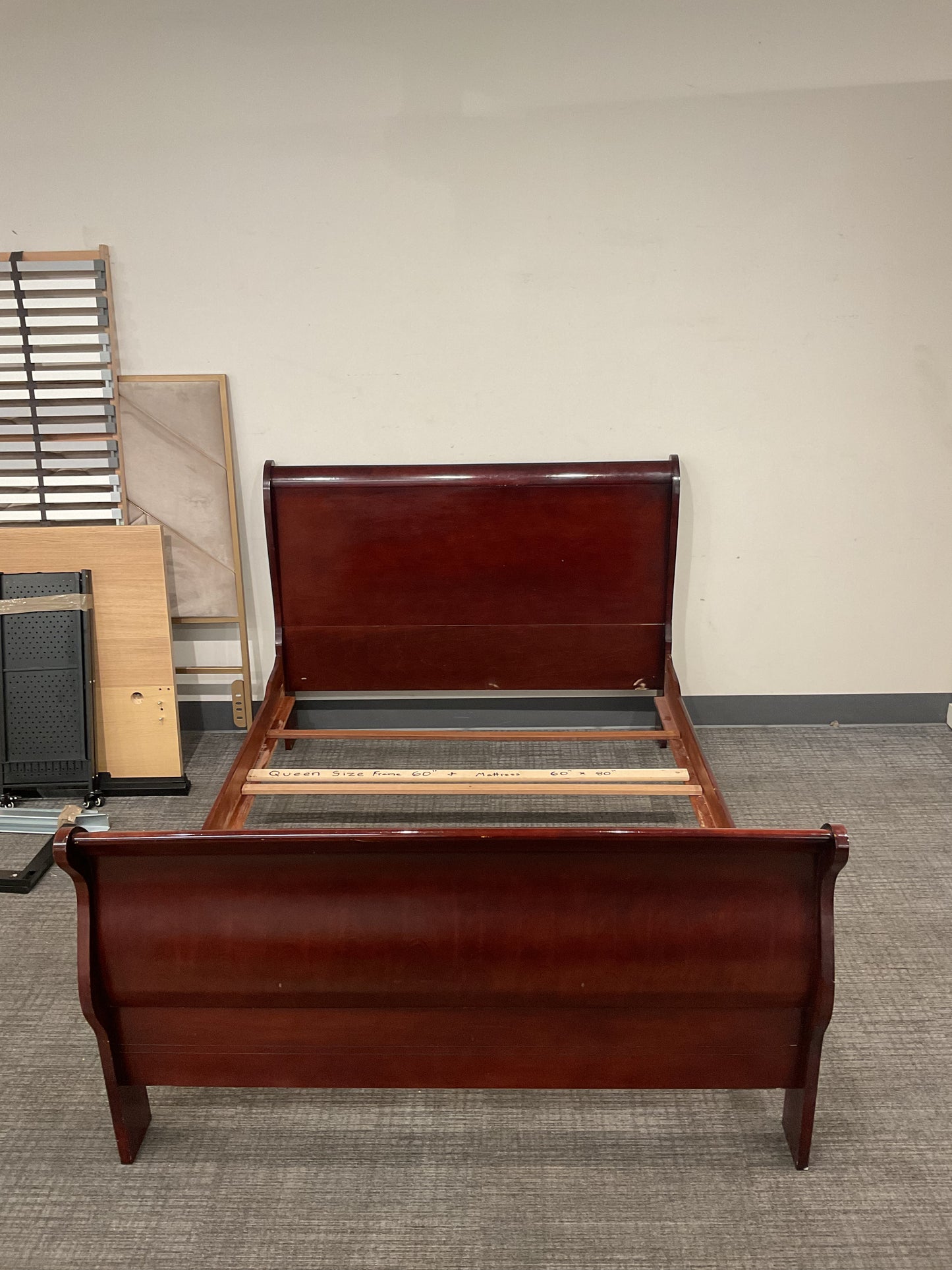 The Queen Bed (B059)
