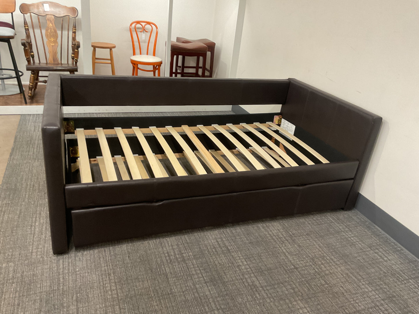 Twin Black Trundle Bed (B031)