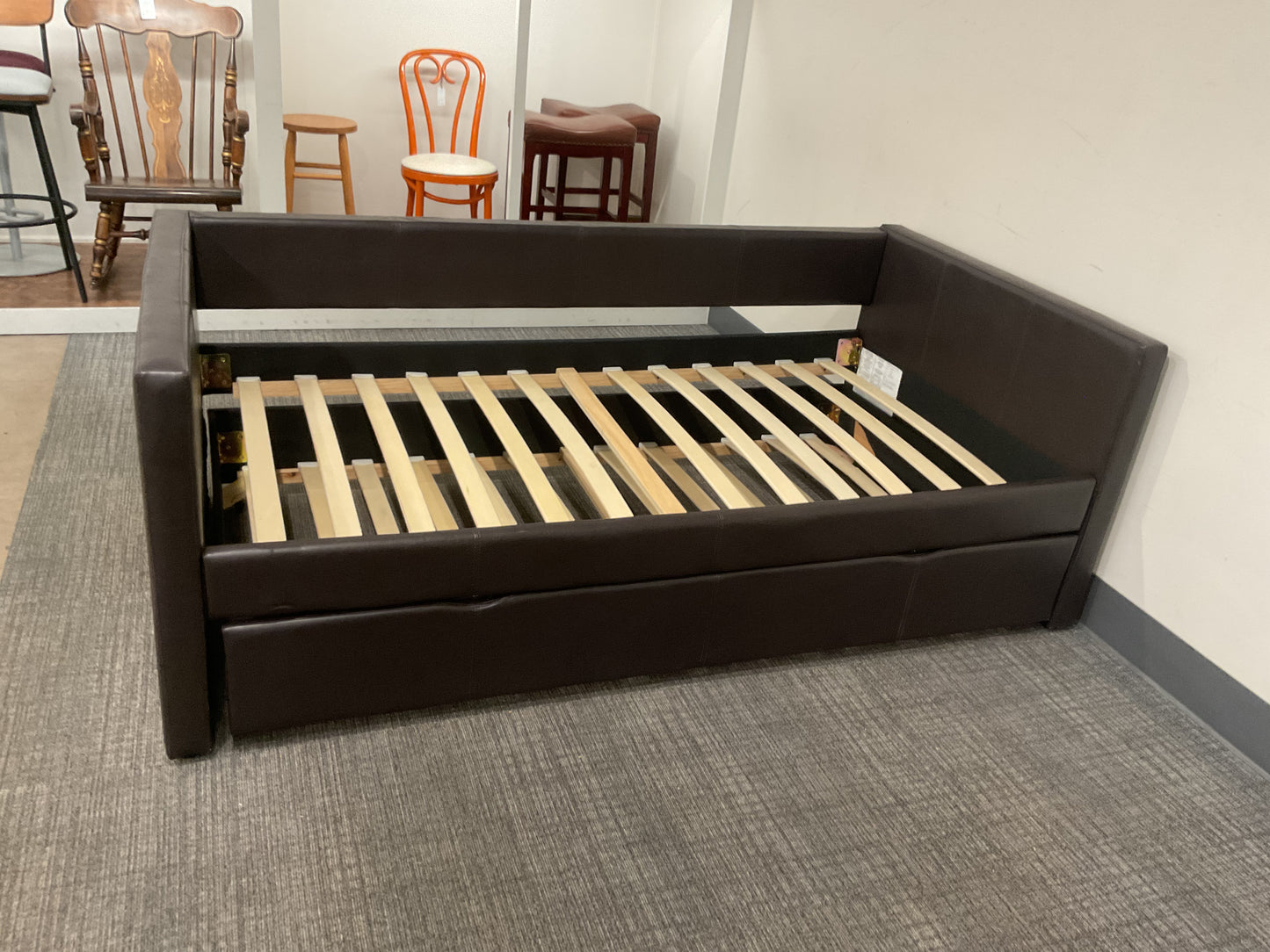 Twin Black Trundle Bed (B031)
