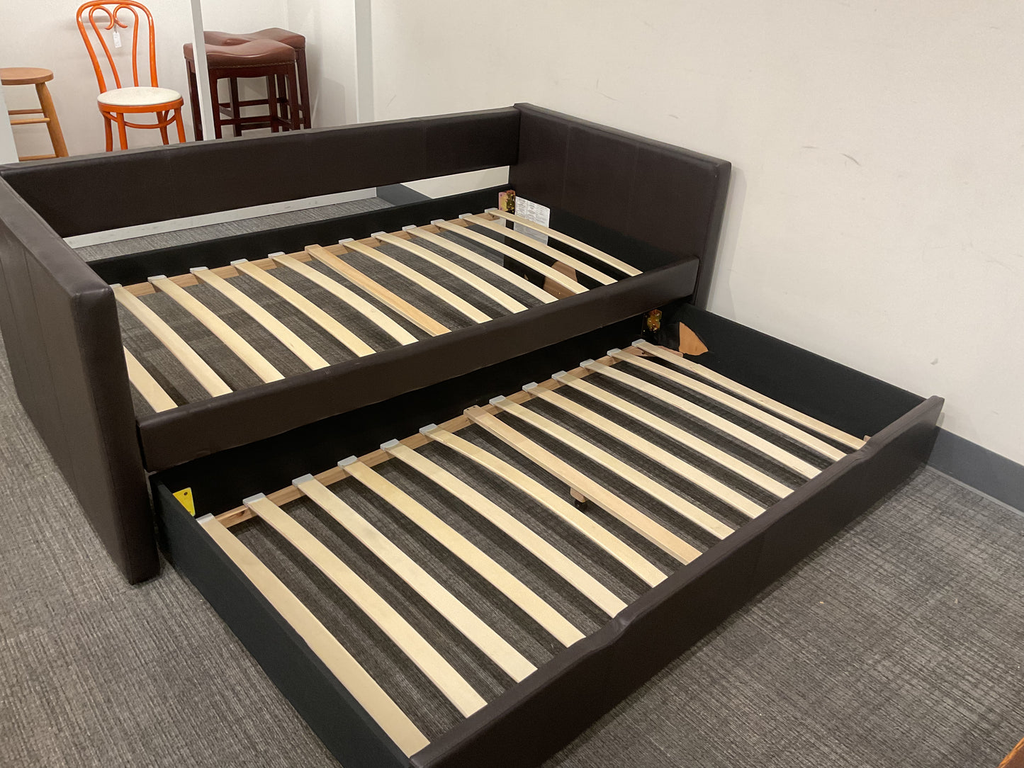 Twin Black Trundle Bed (B031)