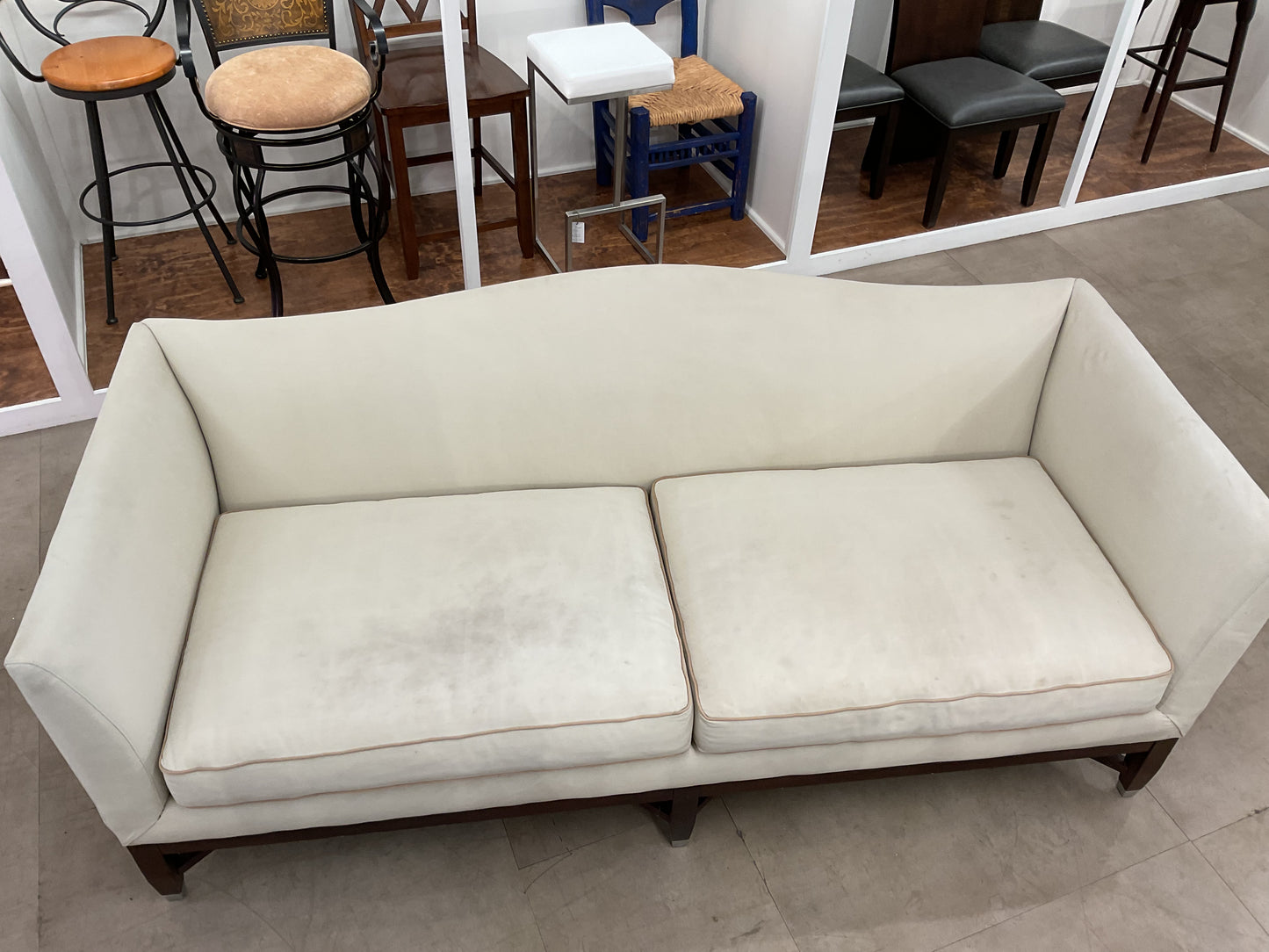 *WH*Essence Sofa