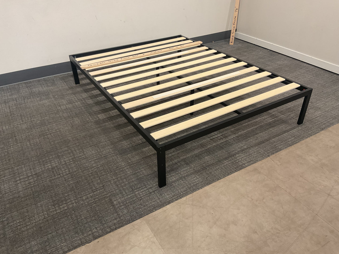 Platty Queen Bed (B062)