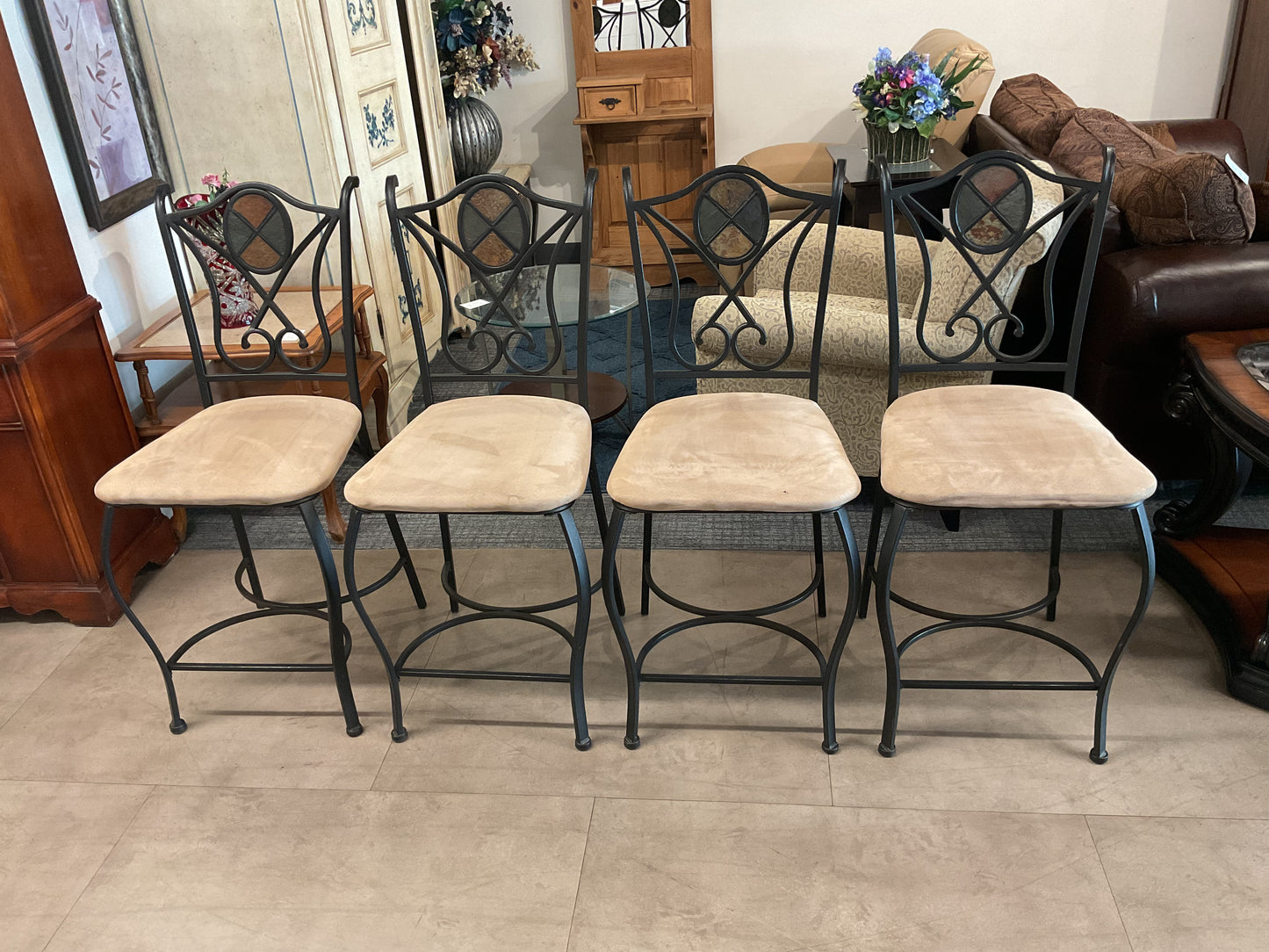 Counter Clock Stool Set