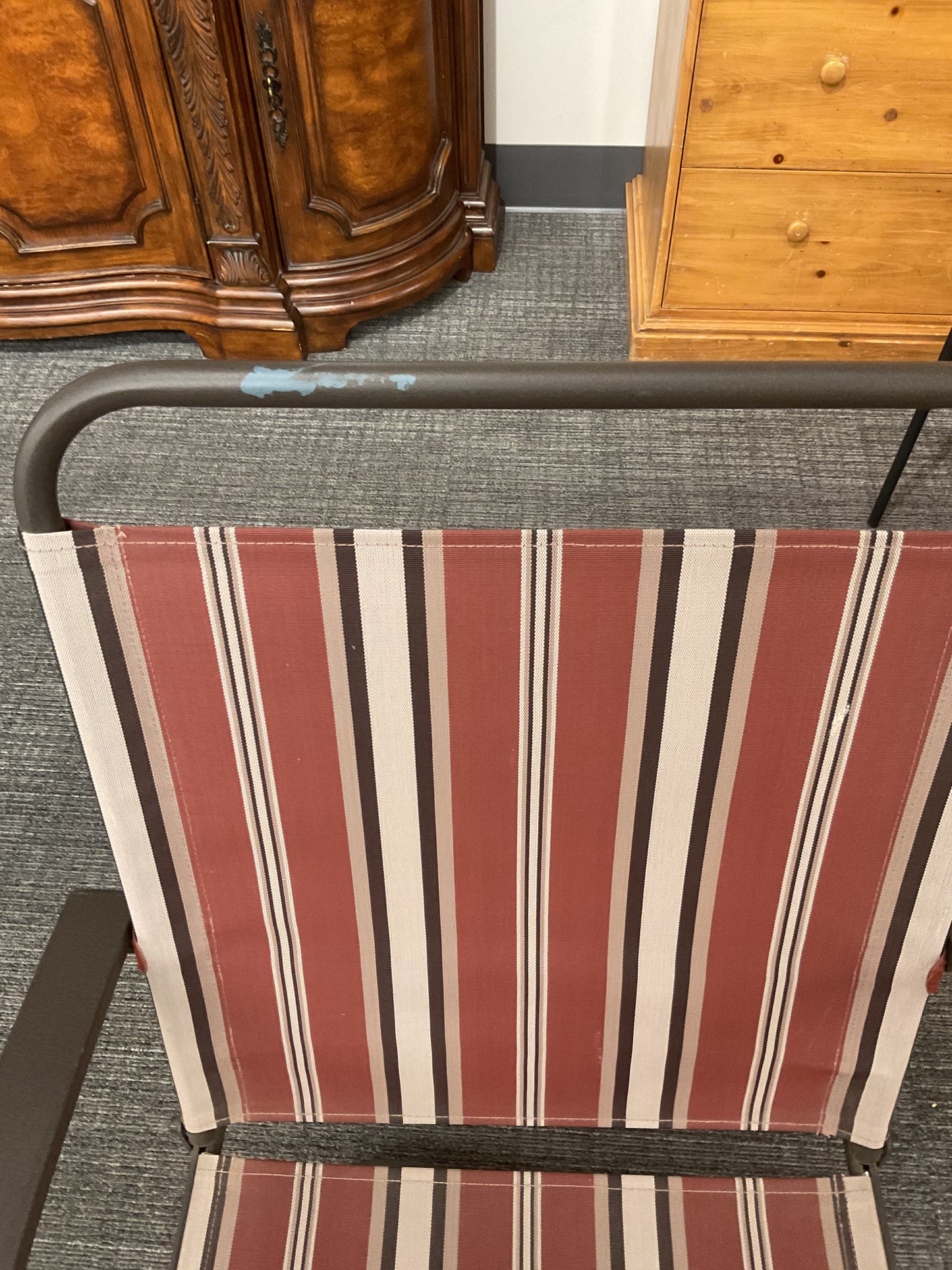 Striped Swivel Chair (WH)