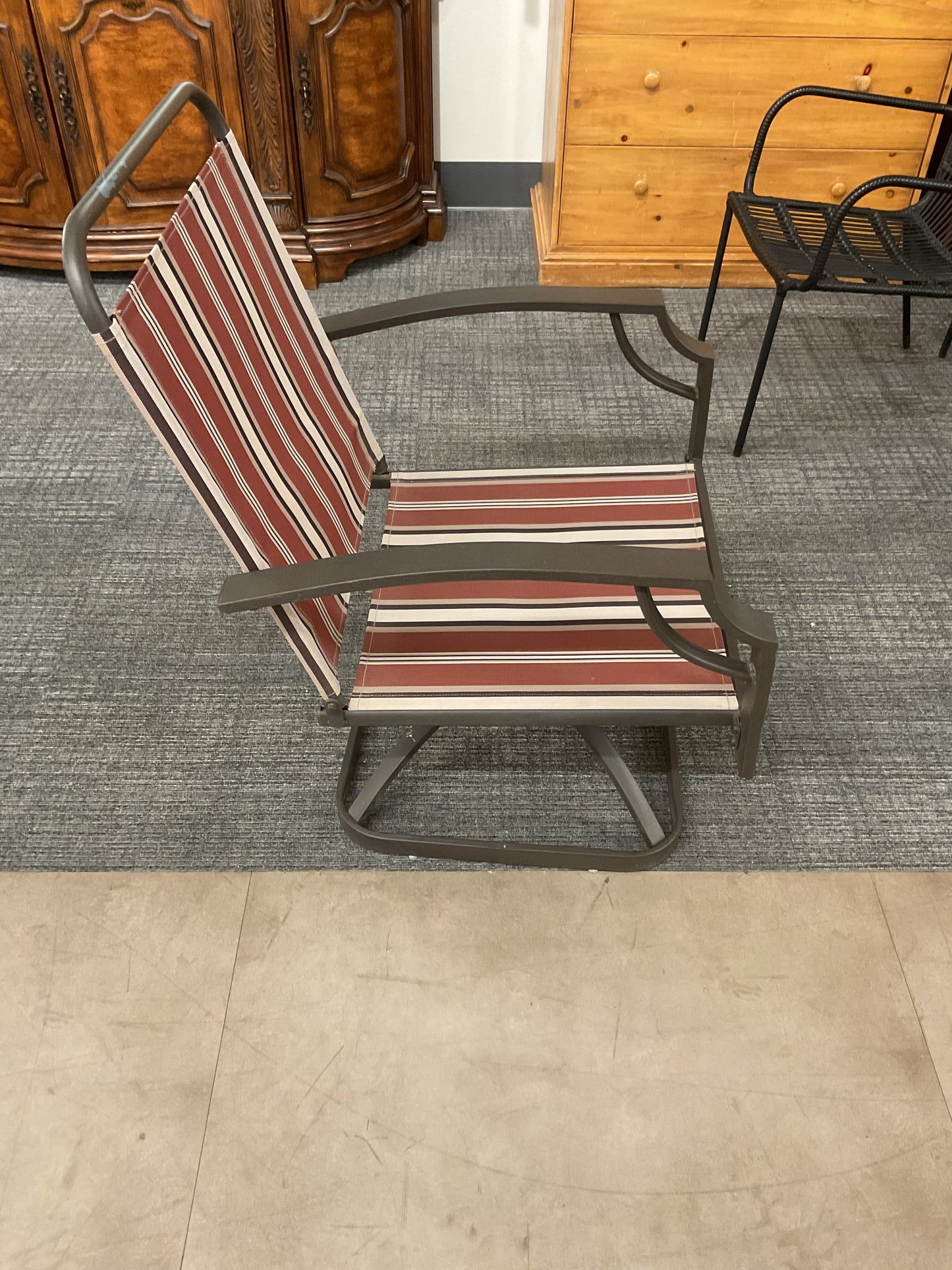 Striped Swivel Chair (WH)