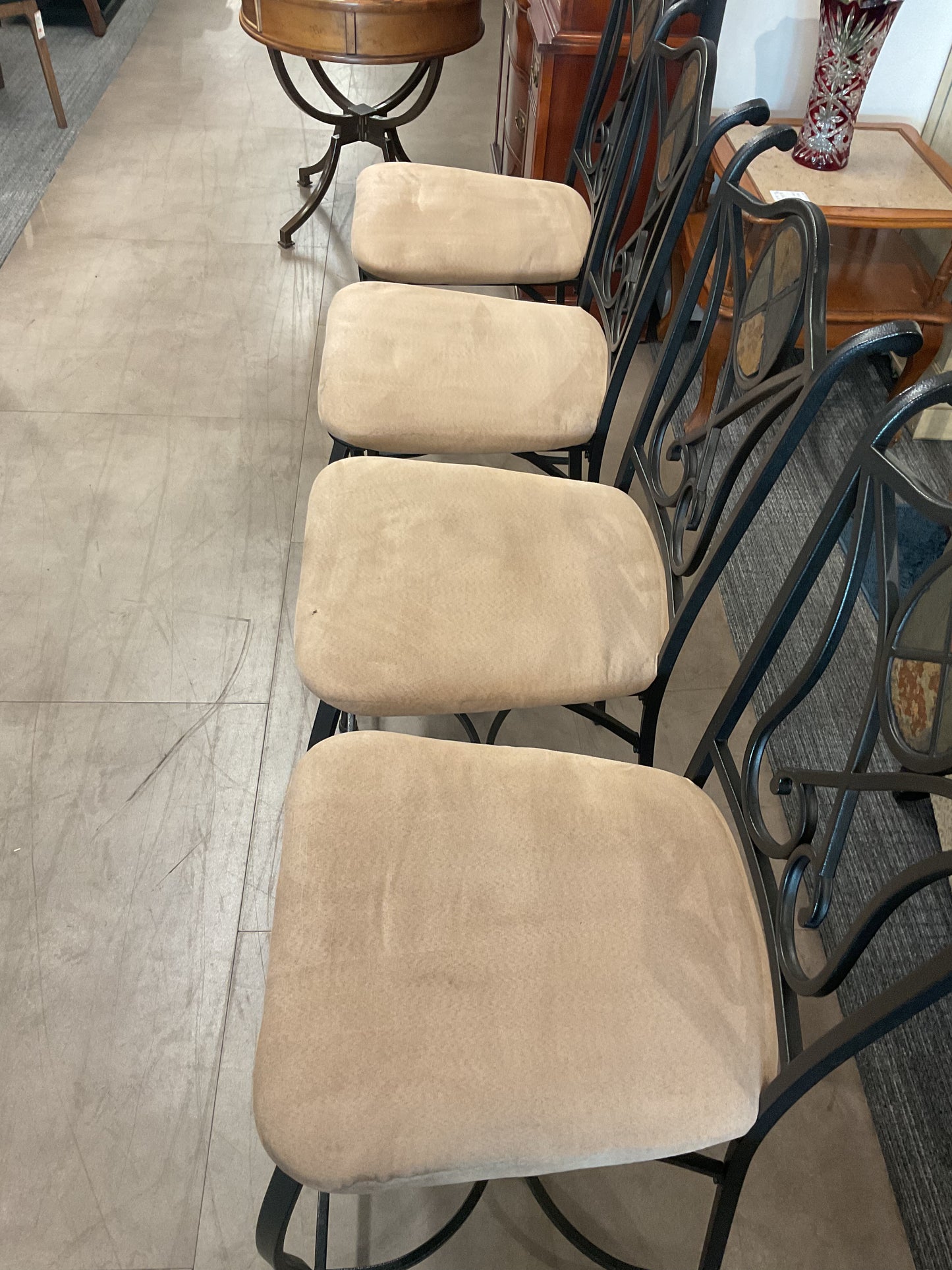 Counter Clock Stool Set