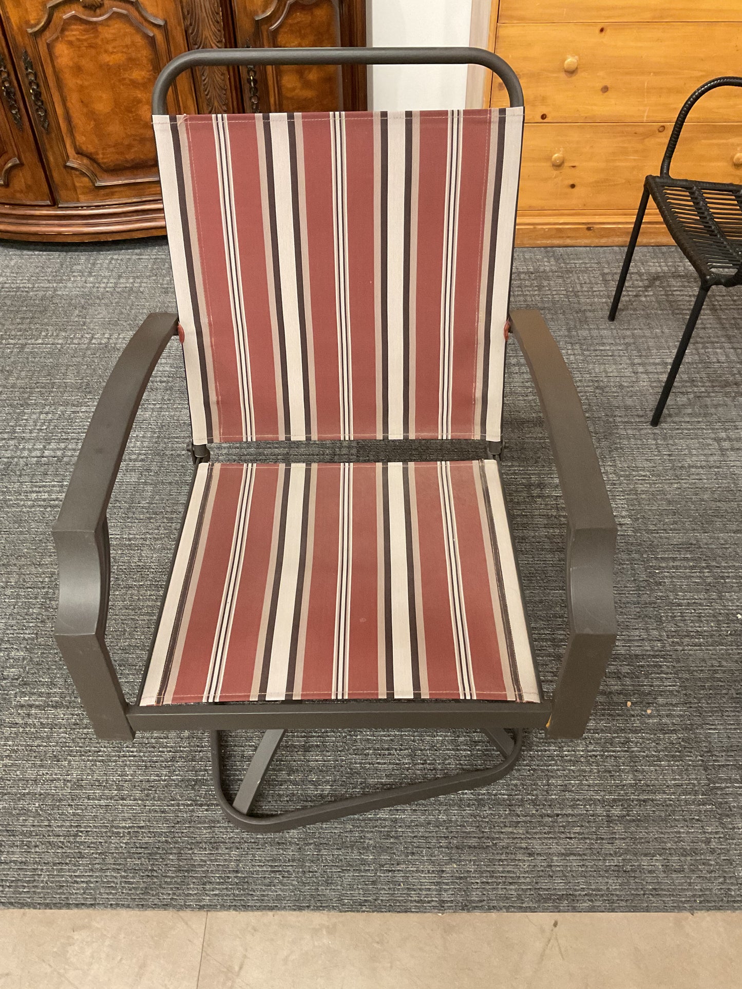 Striped Swivel Chair (WH)