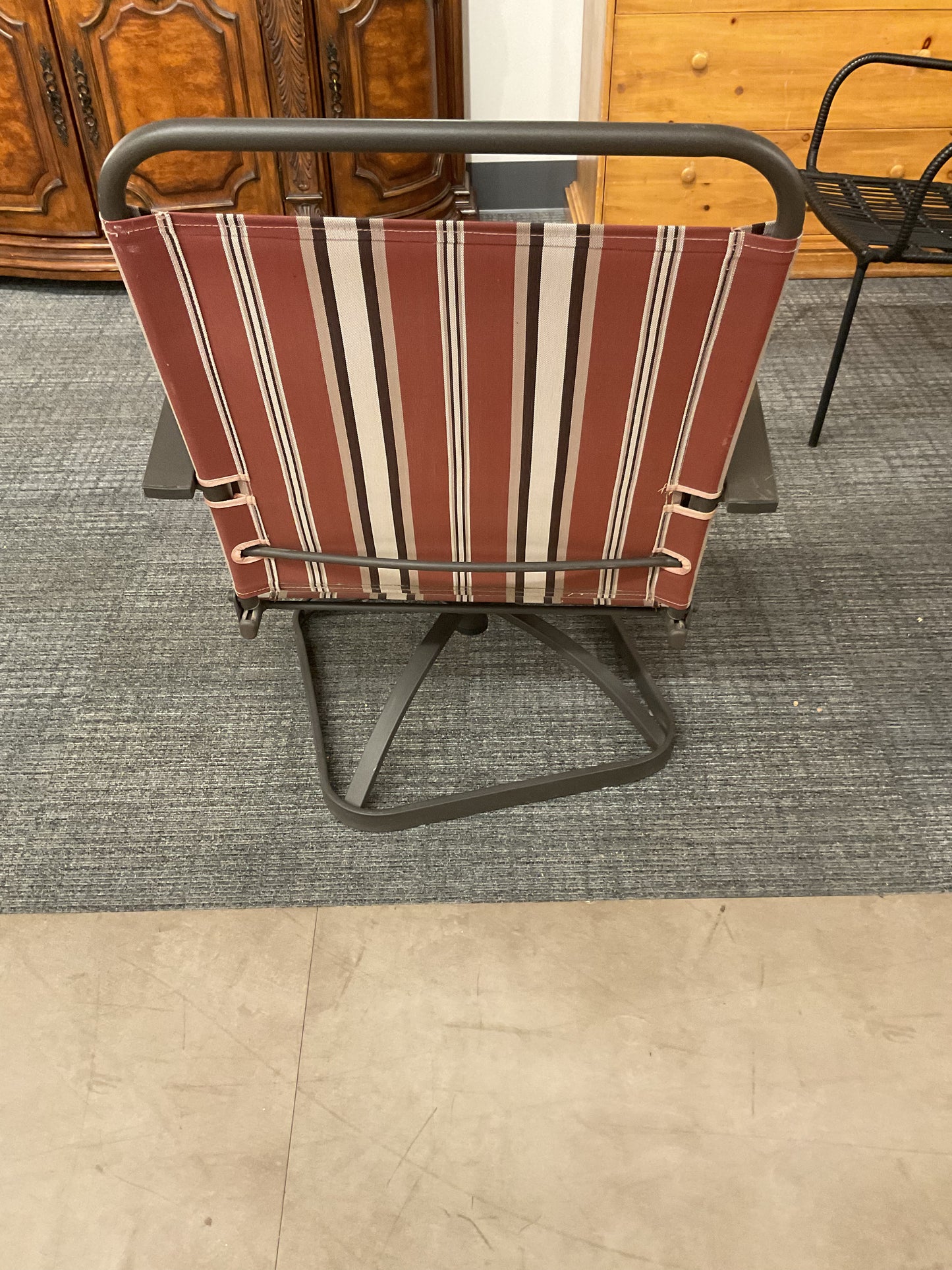 Striped Swivel Chair (WH)