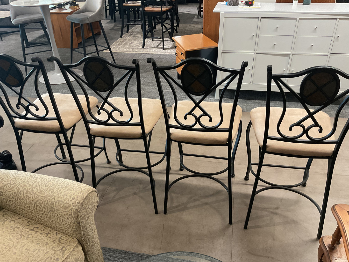 Counter Clock Stool Set