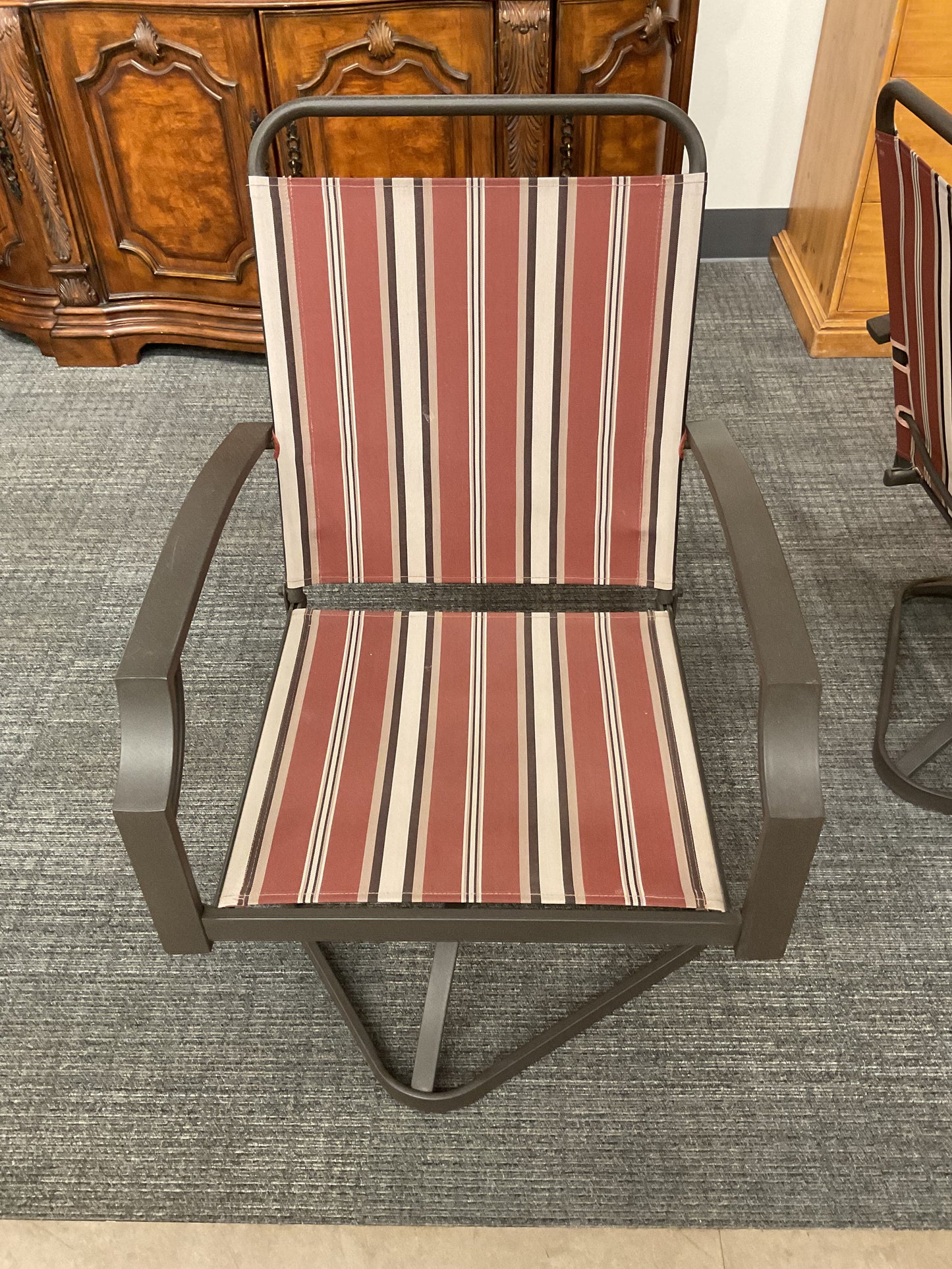 Striped Swivel Chair (WH)