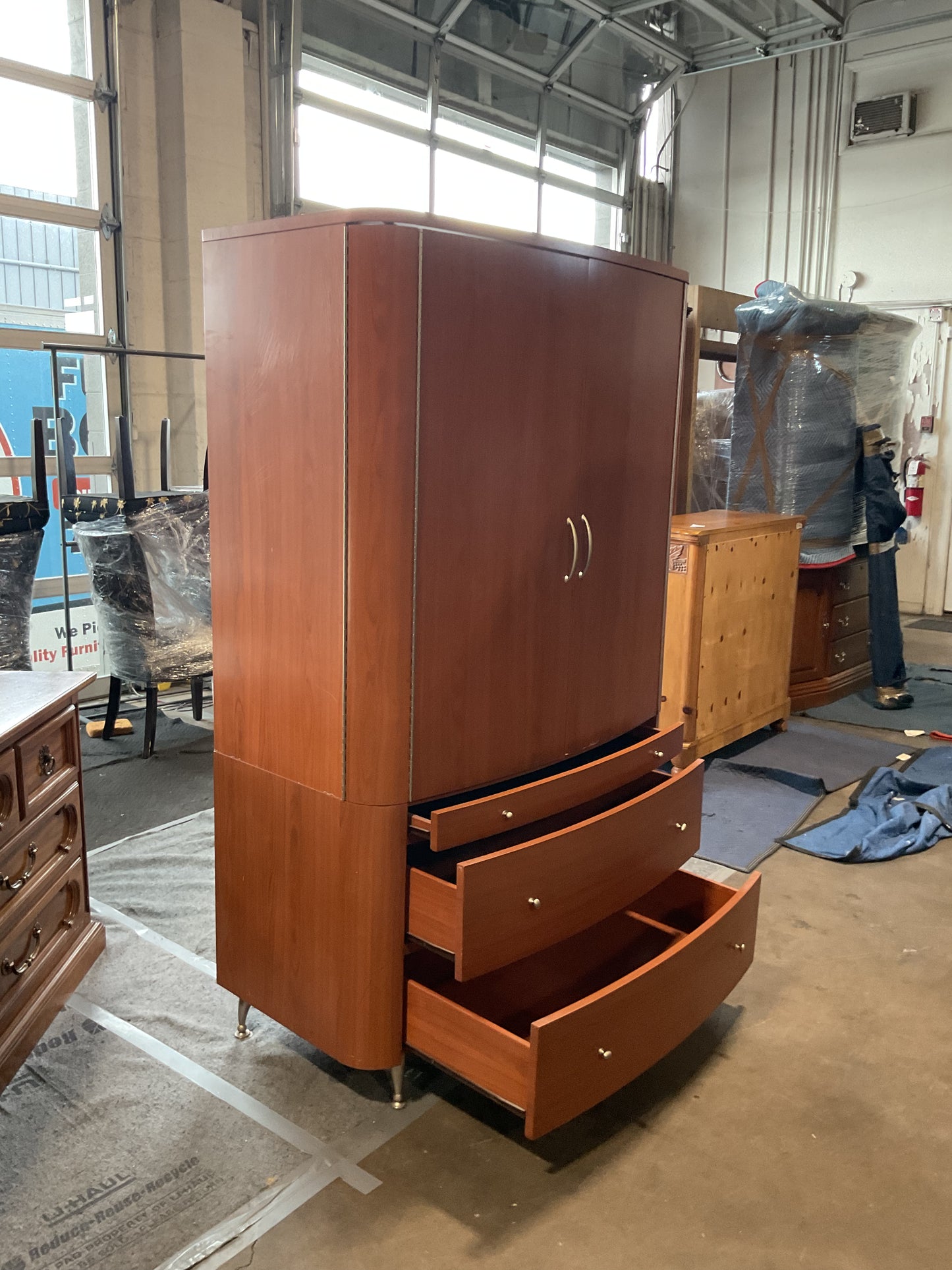 Marvelous Media Console *WH