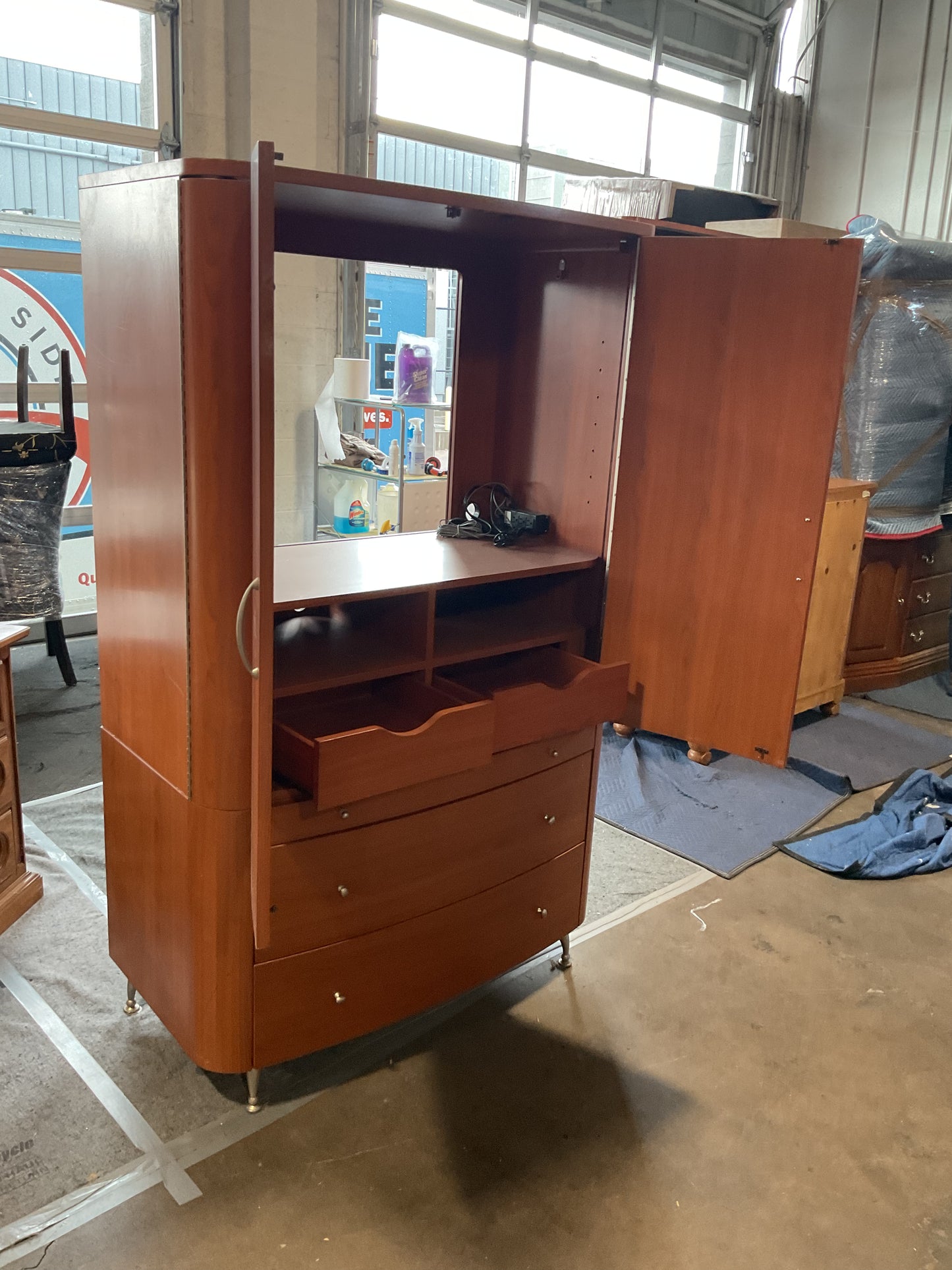 Marvelous Media Console *WH
