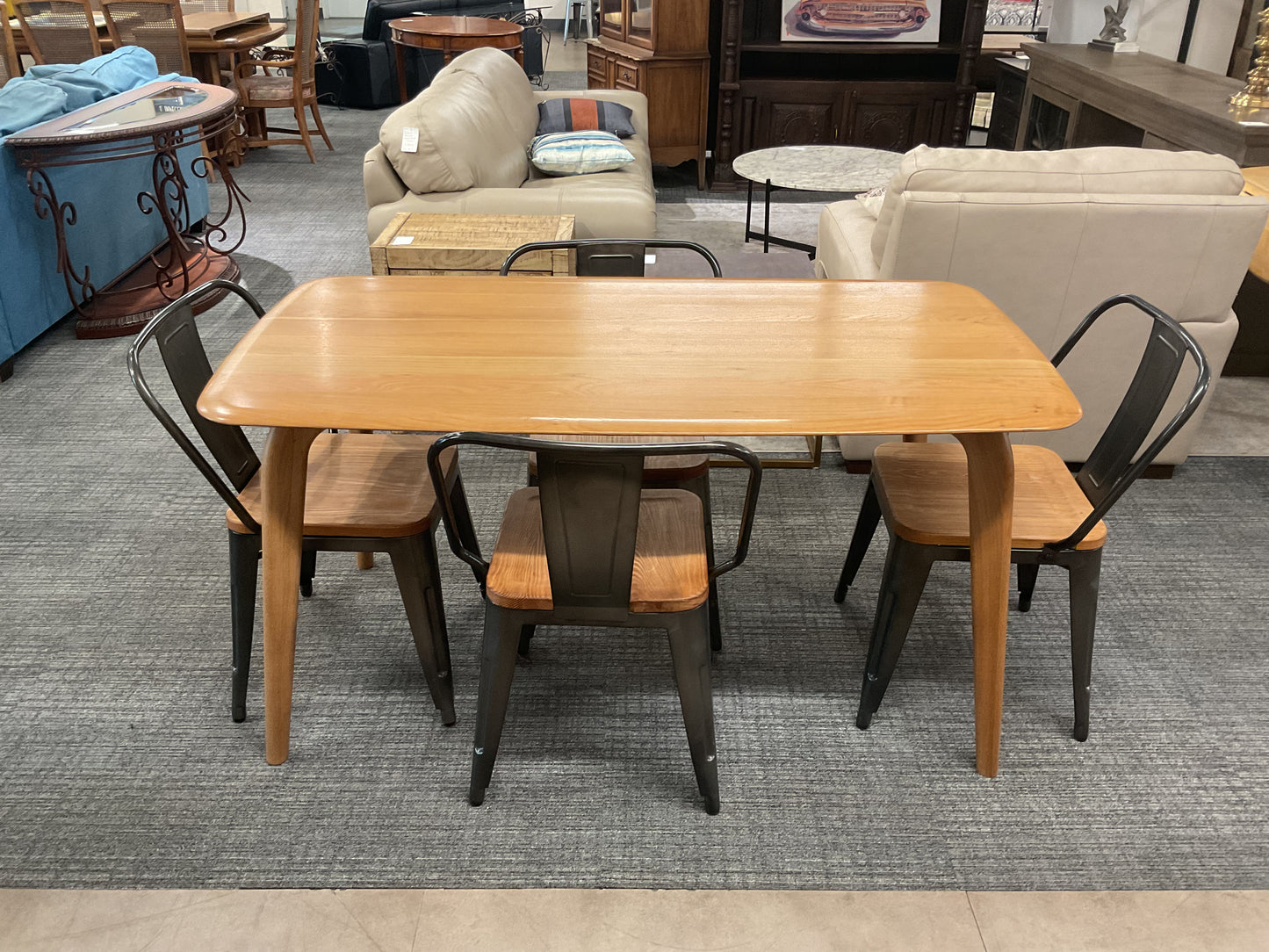 Yum Yum Dining Set