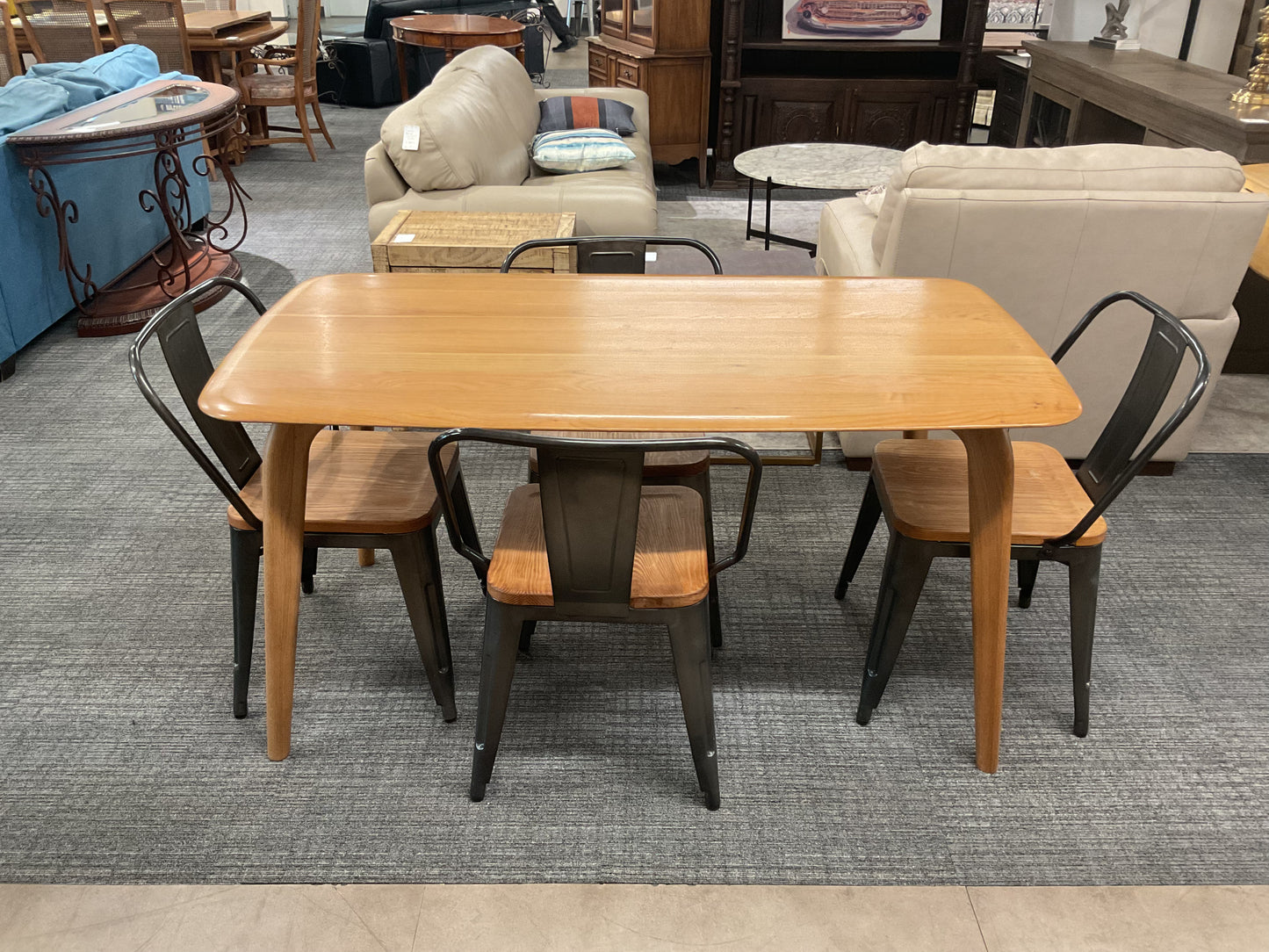 Yum Yum Dining Set