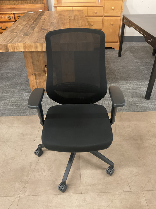 Elbows Up Office Chair