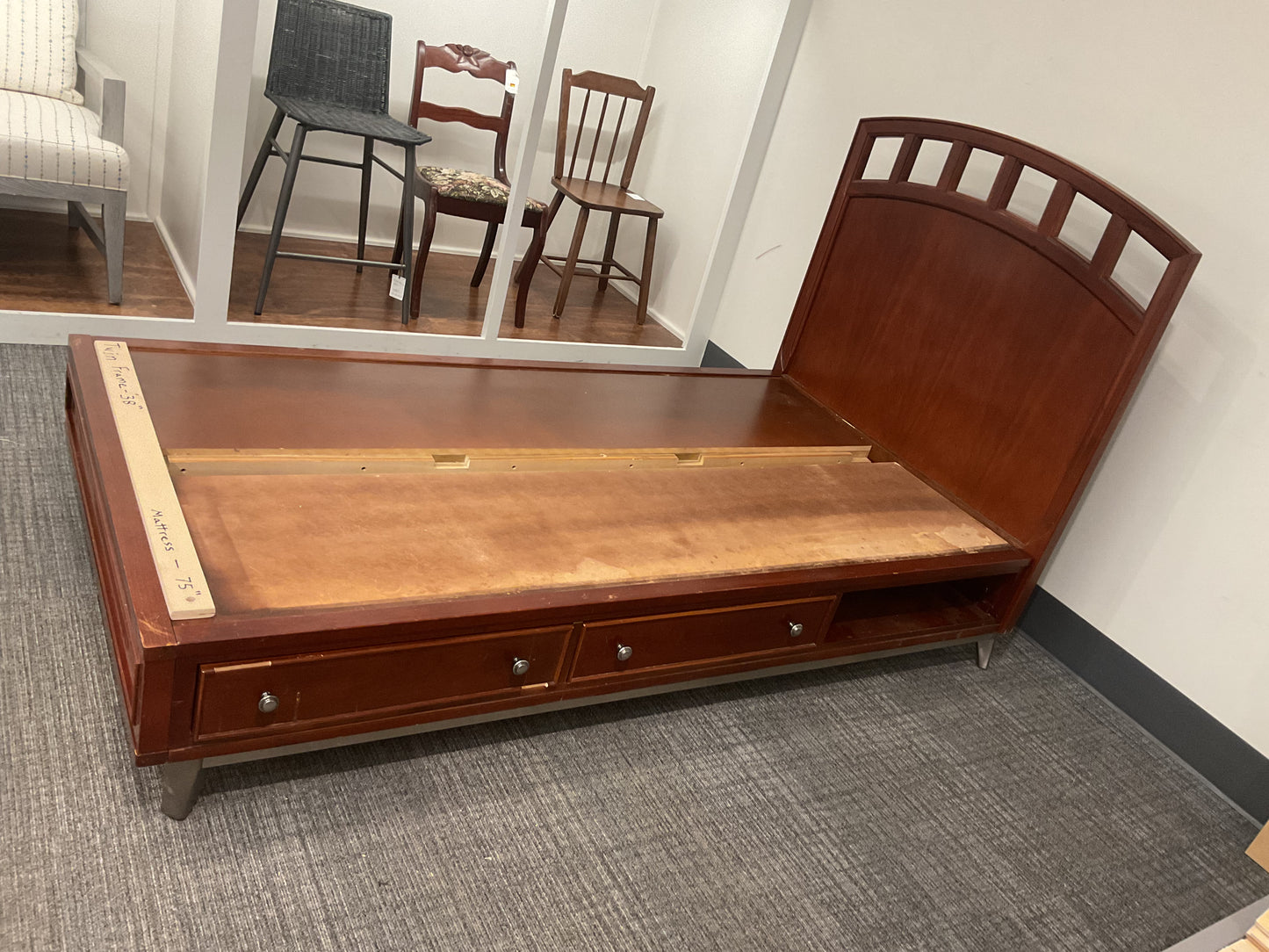 (A30) Simple Adventure bed twin