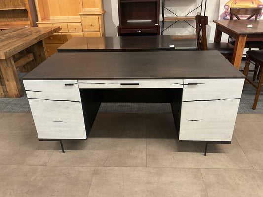 Sam’s Future Desk