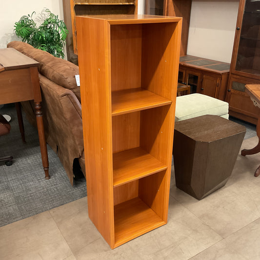 Lil’ Ginger Bookshelf