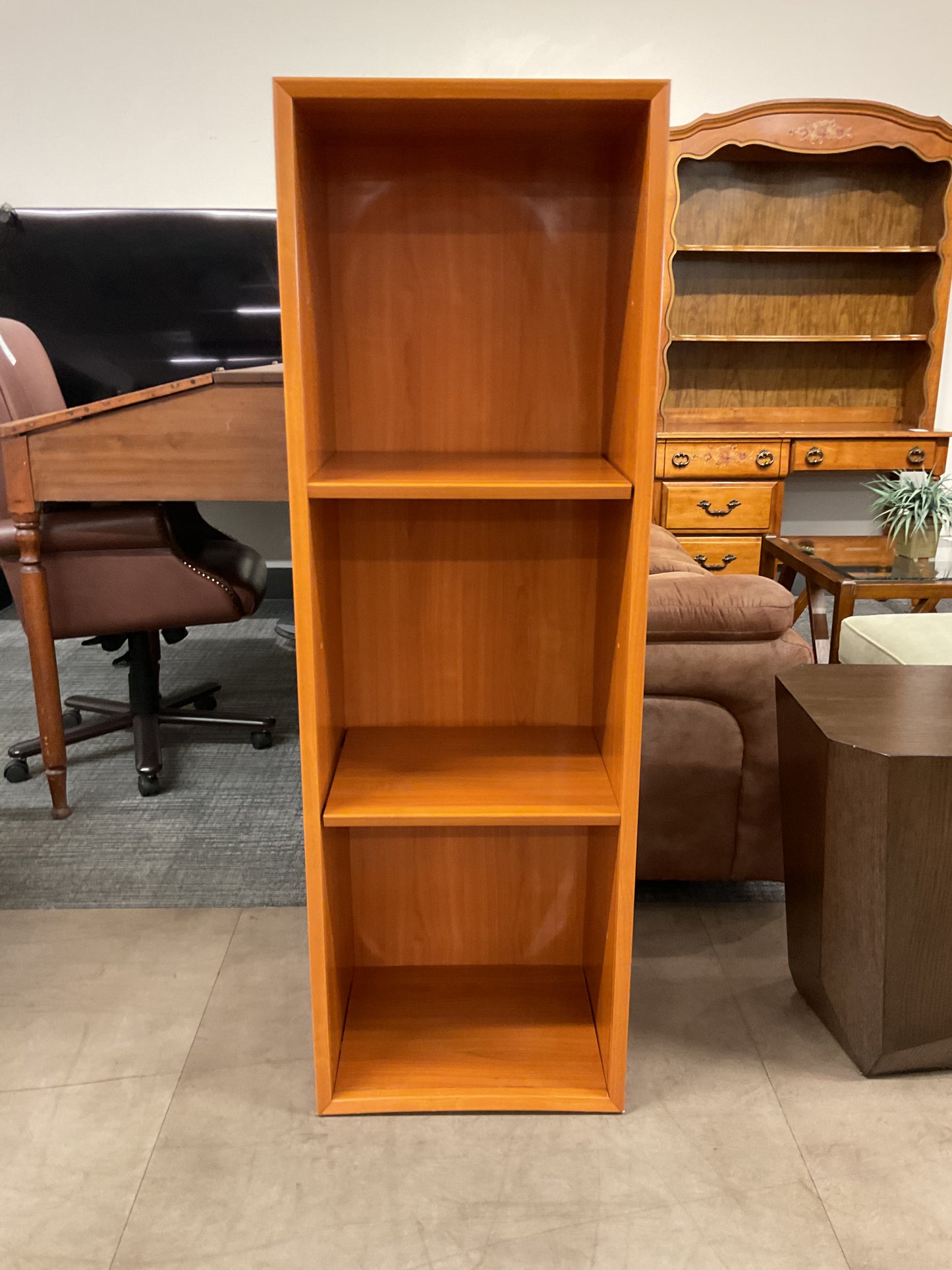 Lil’ Ginger Bookshelf