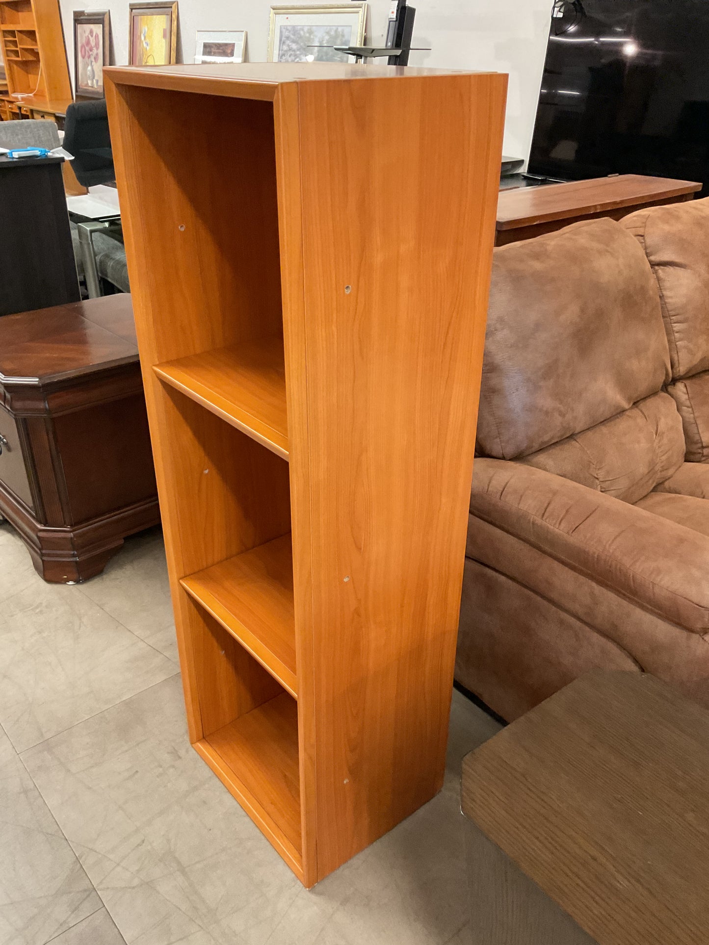 Lil’ Ginger Bookshelf