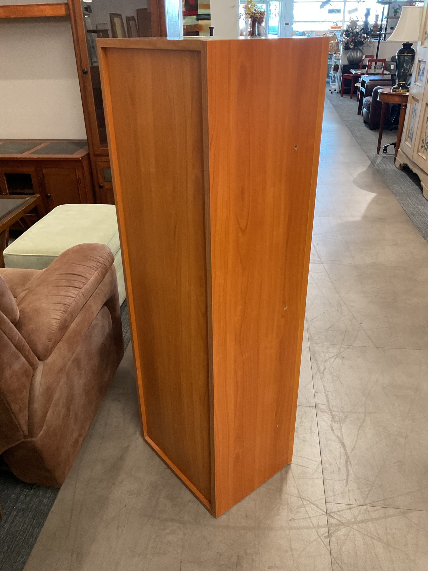 Lil’ Ginger Bookshelf