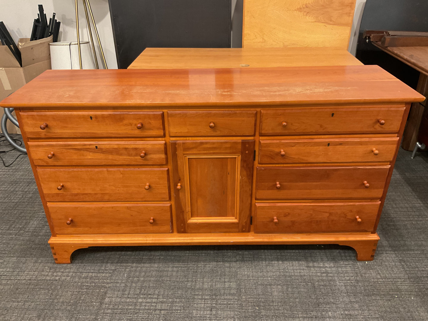 Sweet Dresser