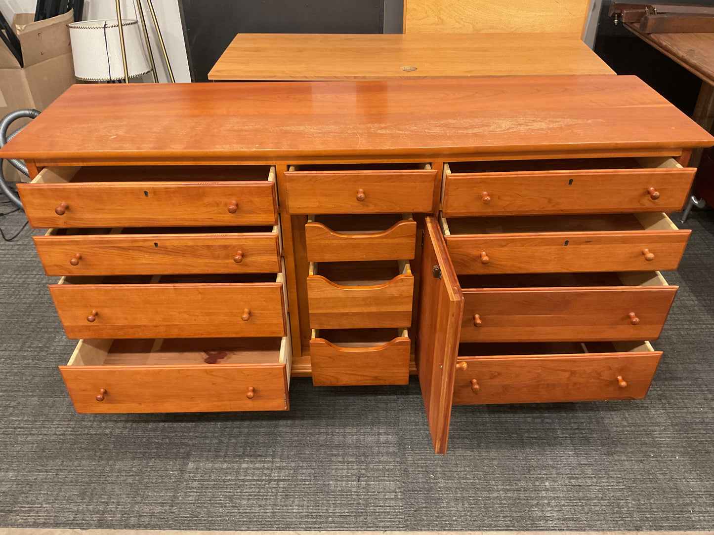 Sweet Dresser