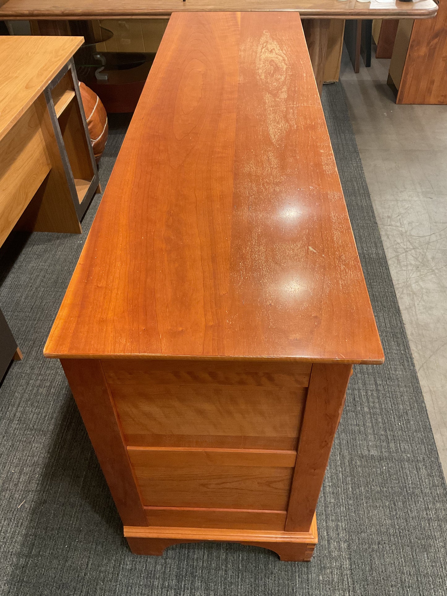 Sweet Dresser