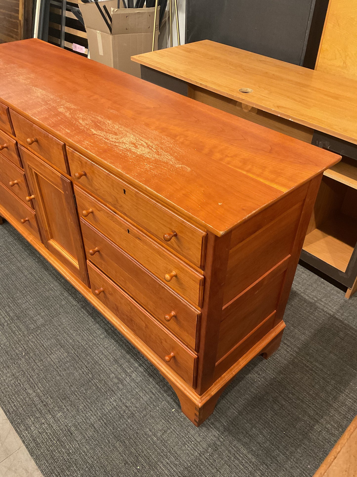 Sweet Dresser