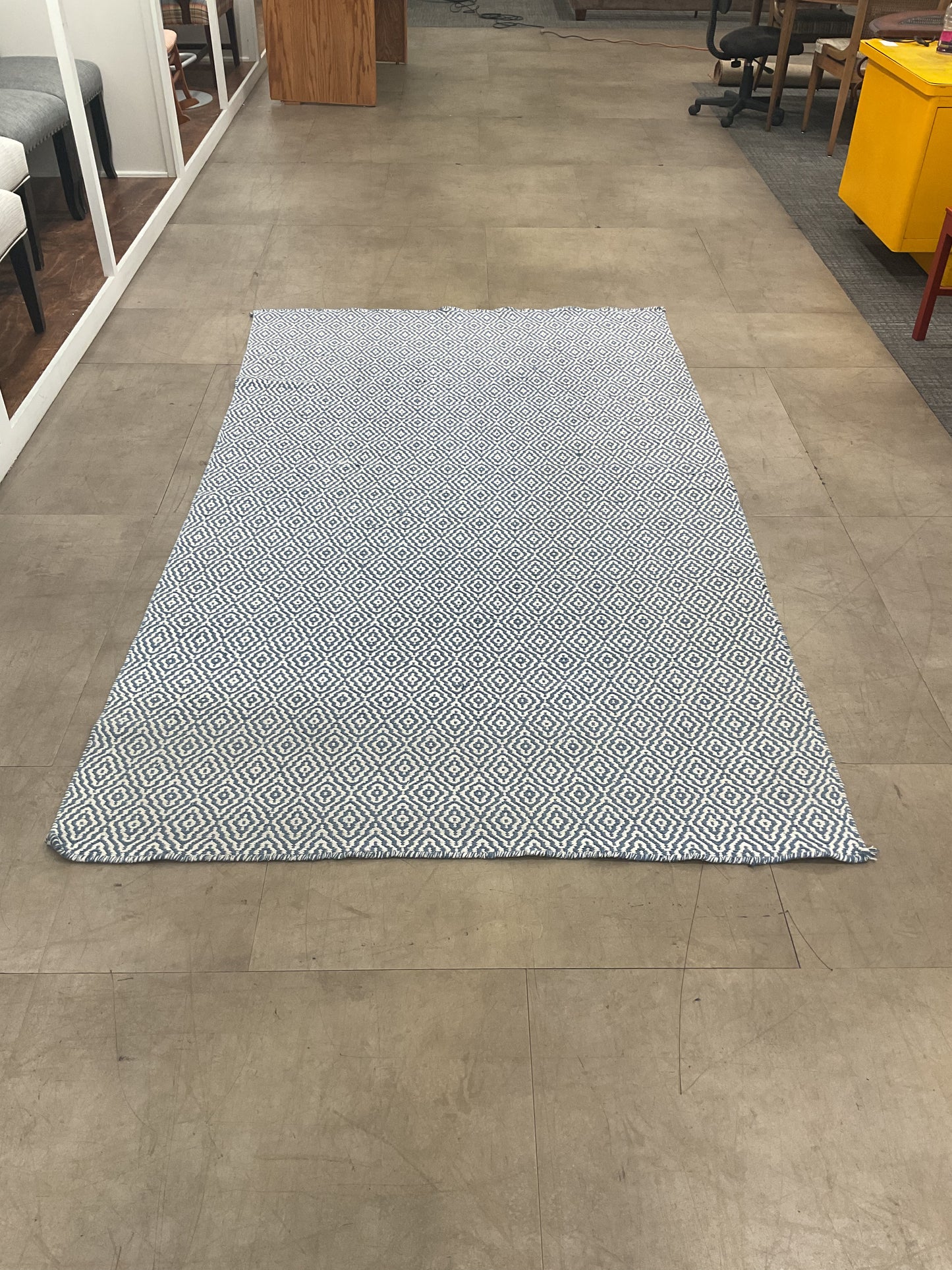 Ezee Eyes Rug (R052)